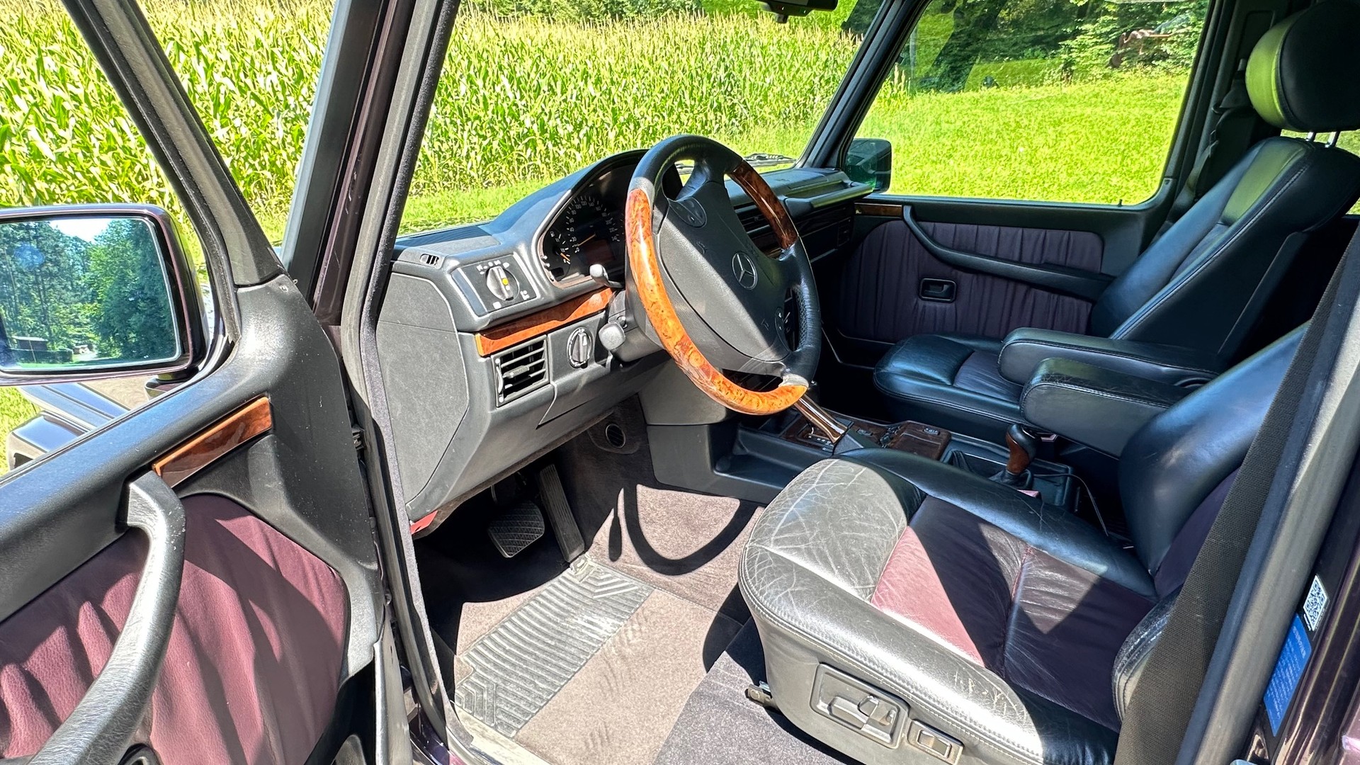 MERCEDES-BENZ G 500 lang-image-1