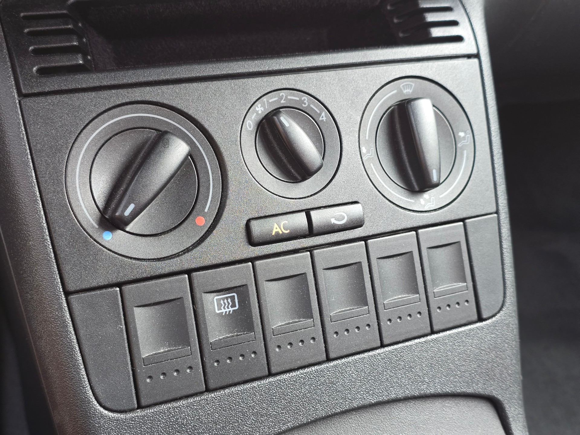 VW Lupo 75PS Comfortline ABS Klimaanlage-image-8
