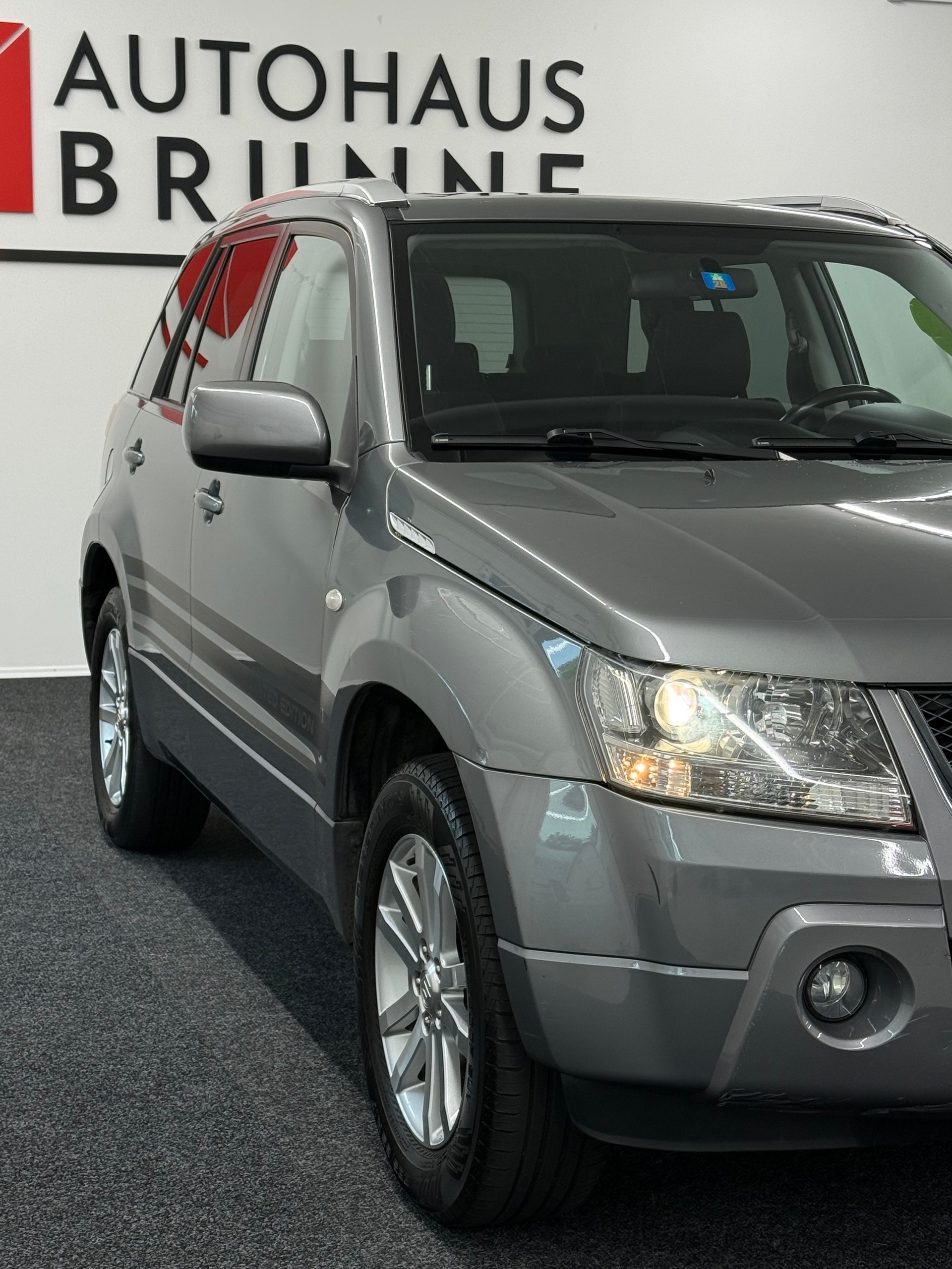 SUZUKI Grand Vitara 2.0 16V Top Limited Edition Automatic-image-10