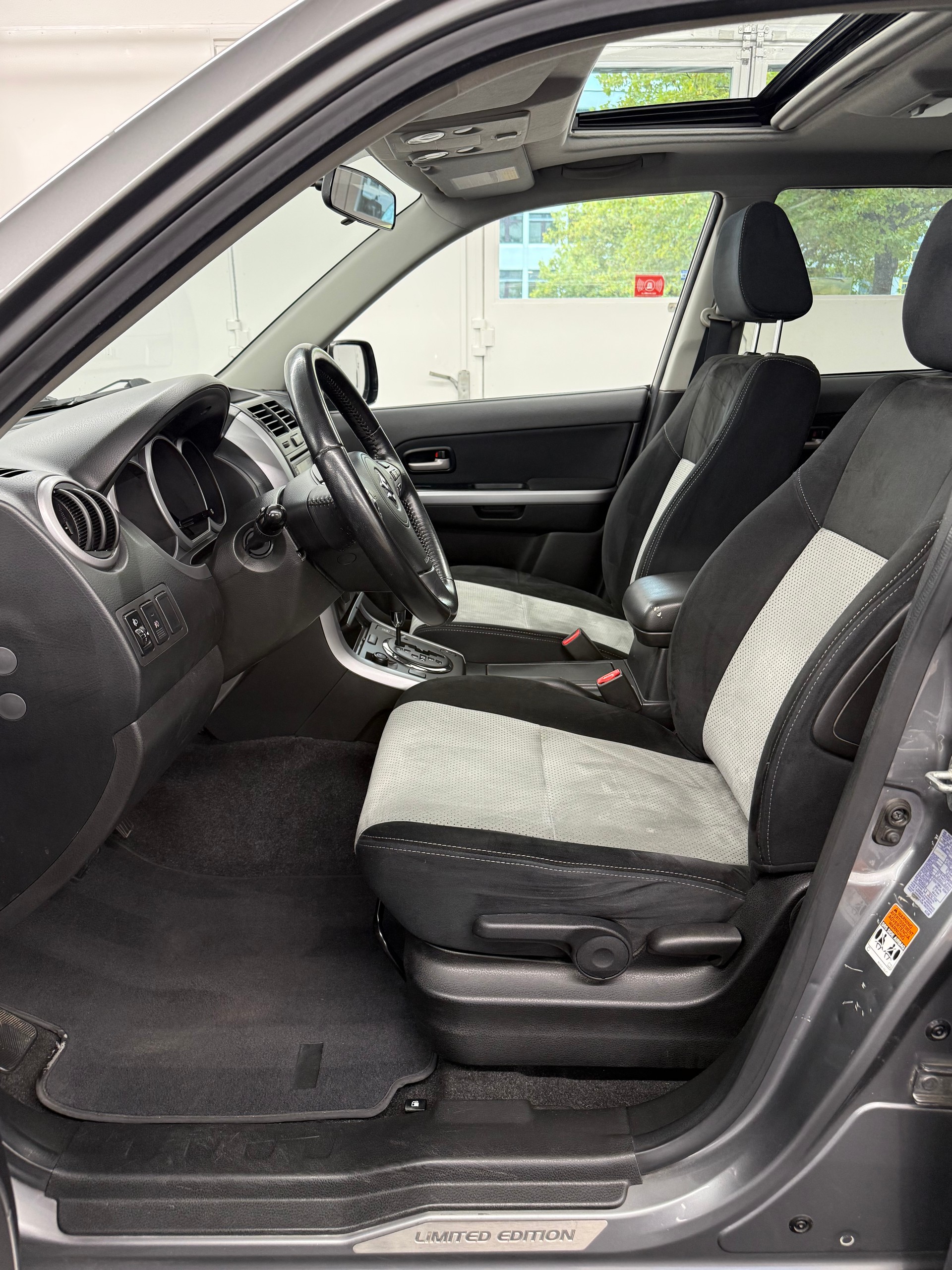 SUZUKI Grand Vitara 2.0 16V Top Limited Edition Automatic-image-14