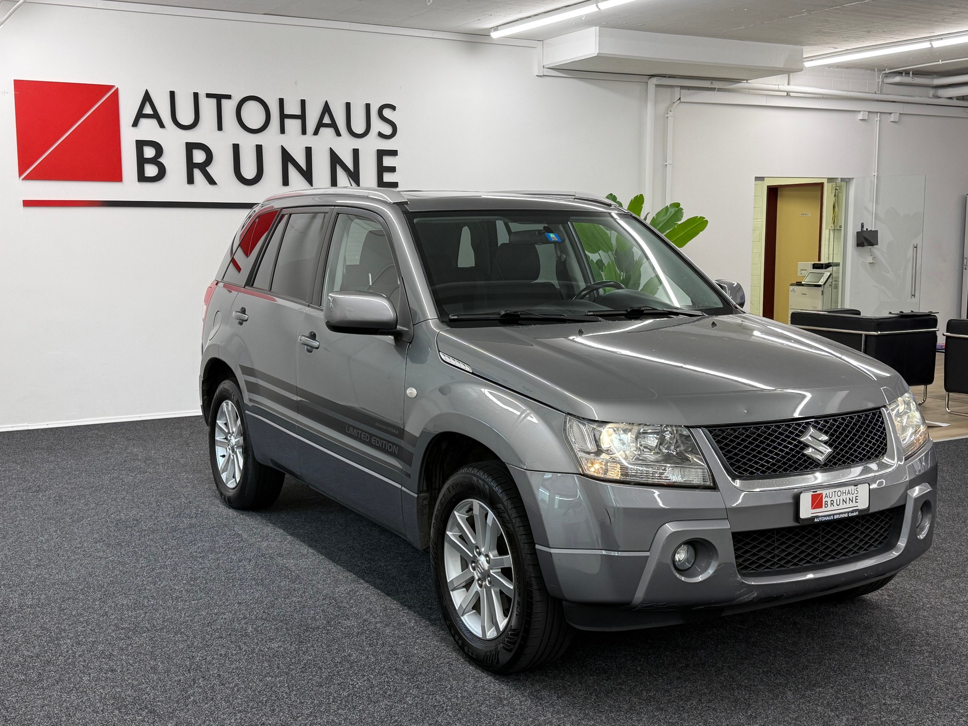 SUZUKI Grand Vitara 2.0 16V Top Limited Edition Automatic-image-2
