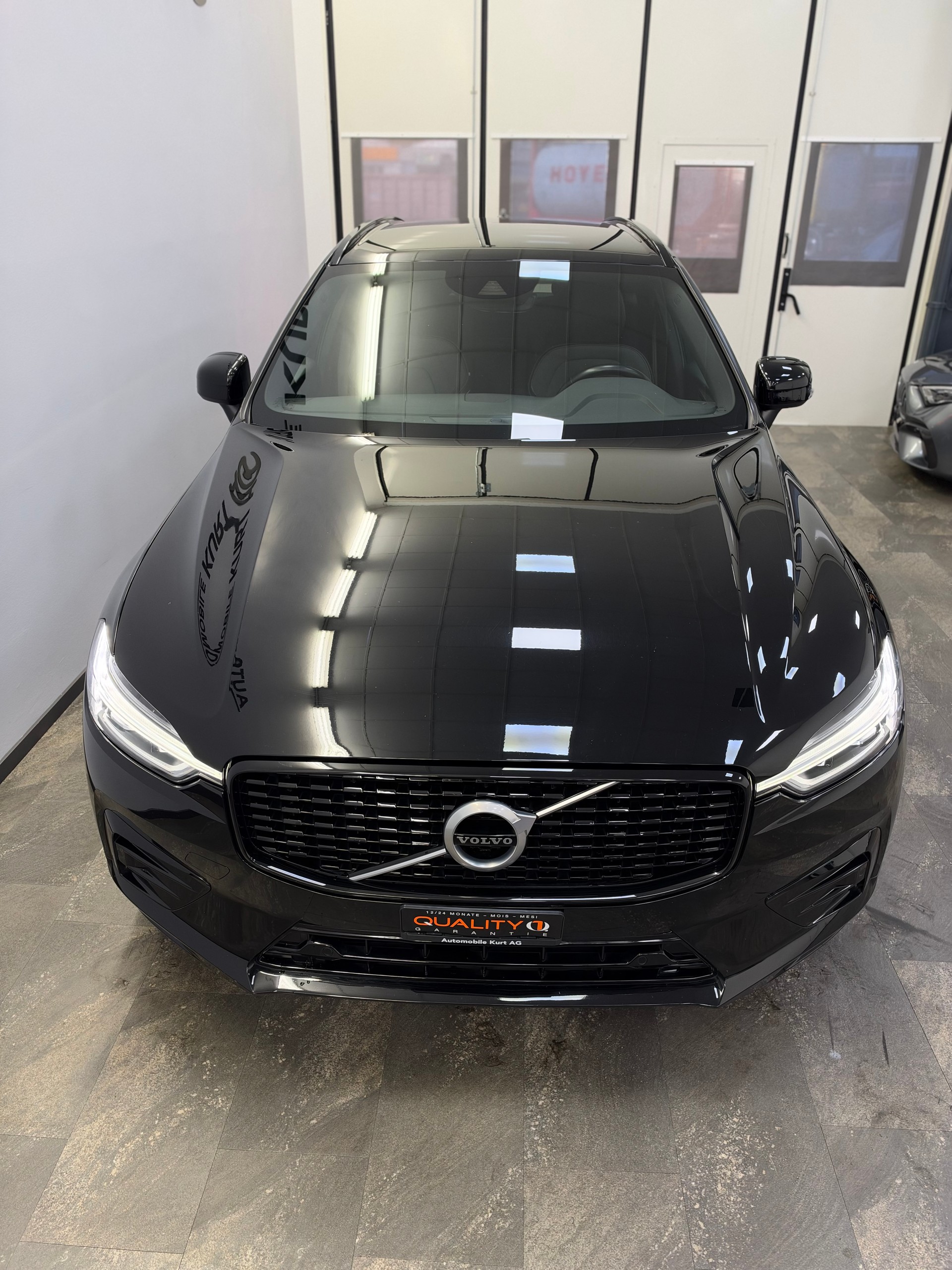 VOLVO XC60 B4 Diesel Mild Hybrid AWD R-Design Geartronic-image-7
