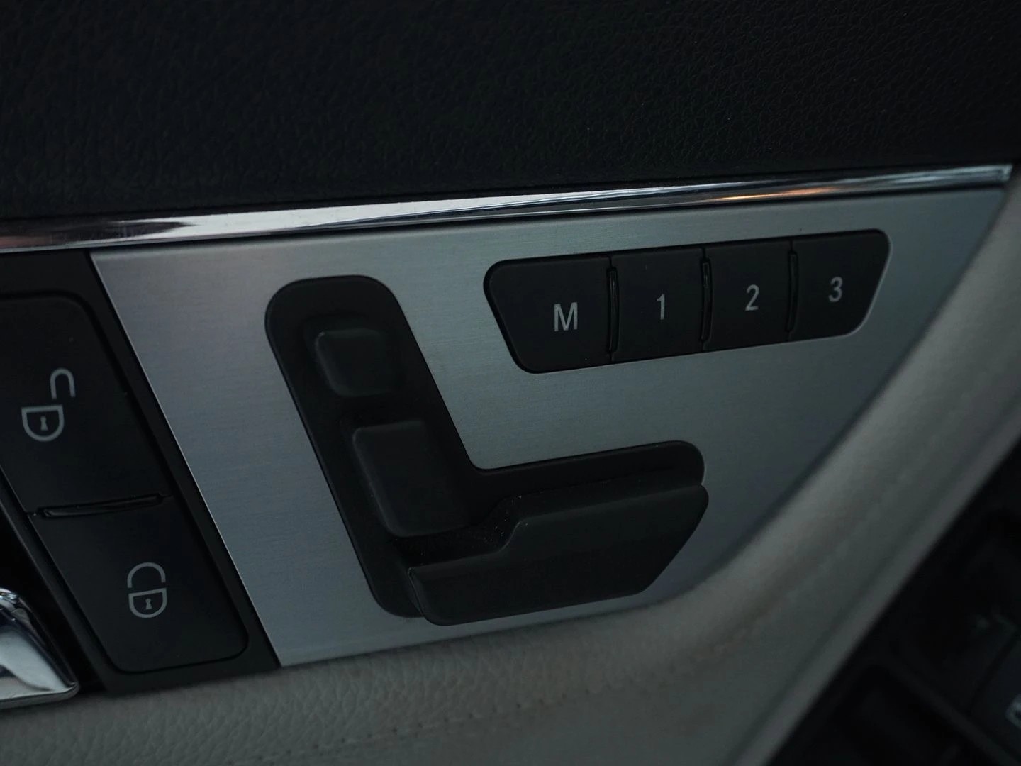 MERCEDES-BENZ C 300 (280) Avantgarde 7G-Tronic-image-6