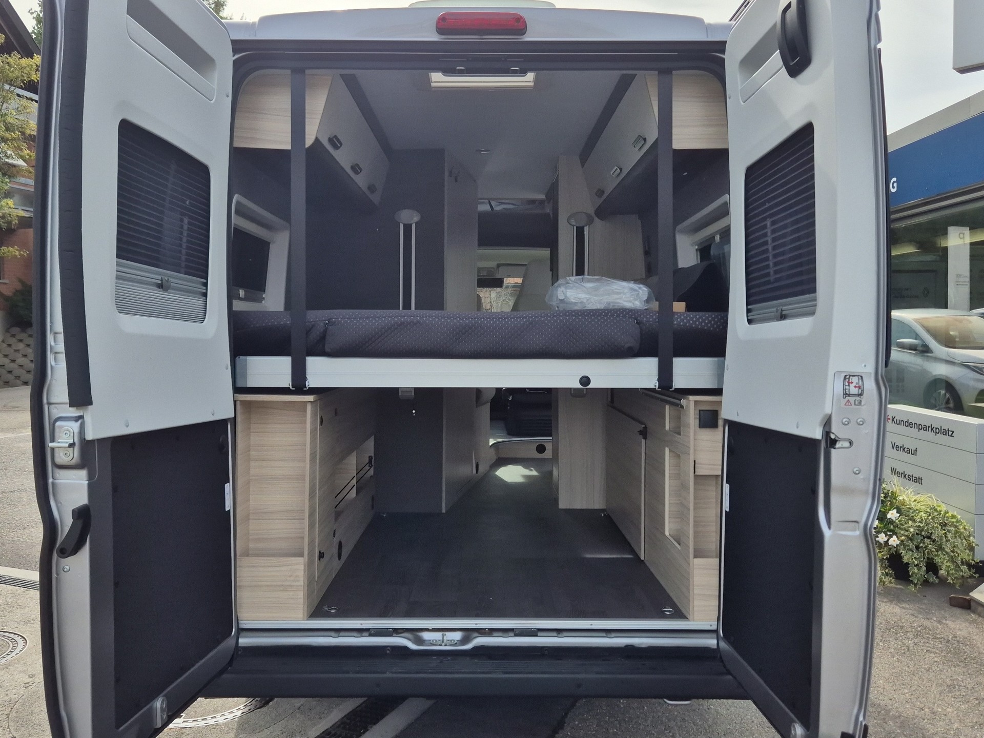 SUN LIVING V65GX 20Ed TentTop-image-8