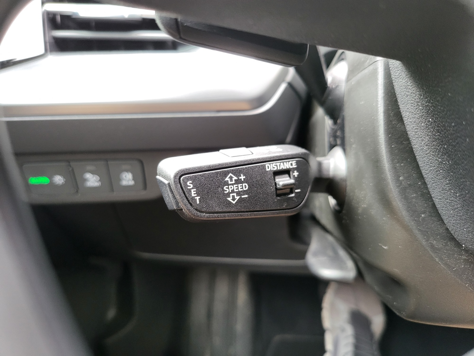 AUDI Q4 e-tron 40-image-14