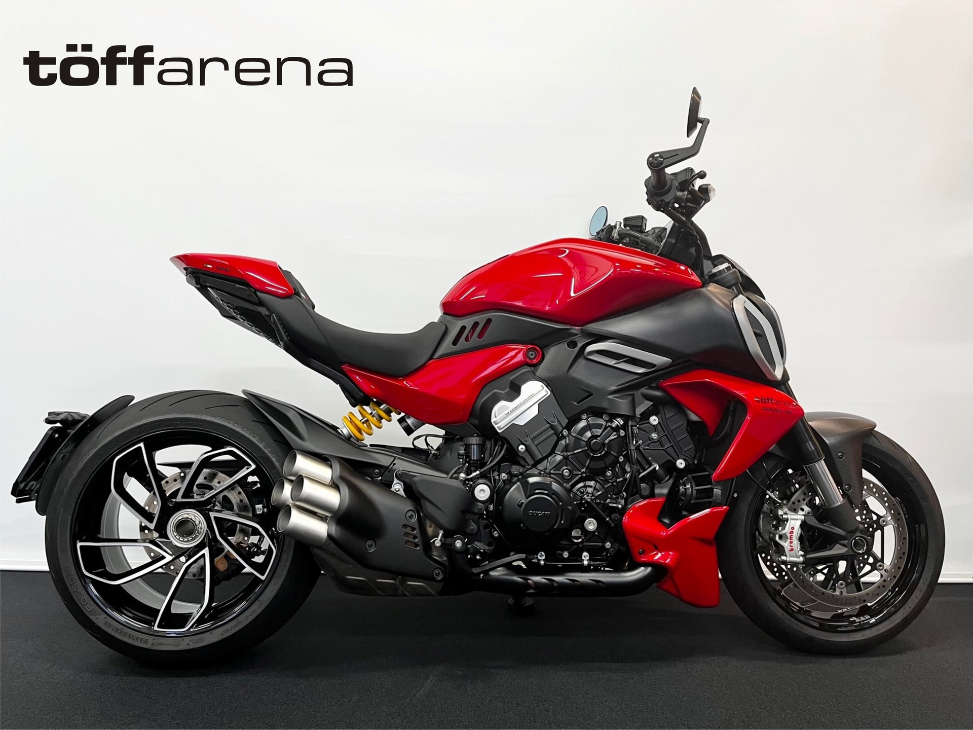 DUCATI Diavel V4