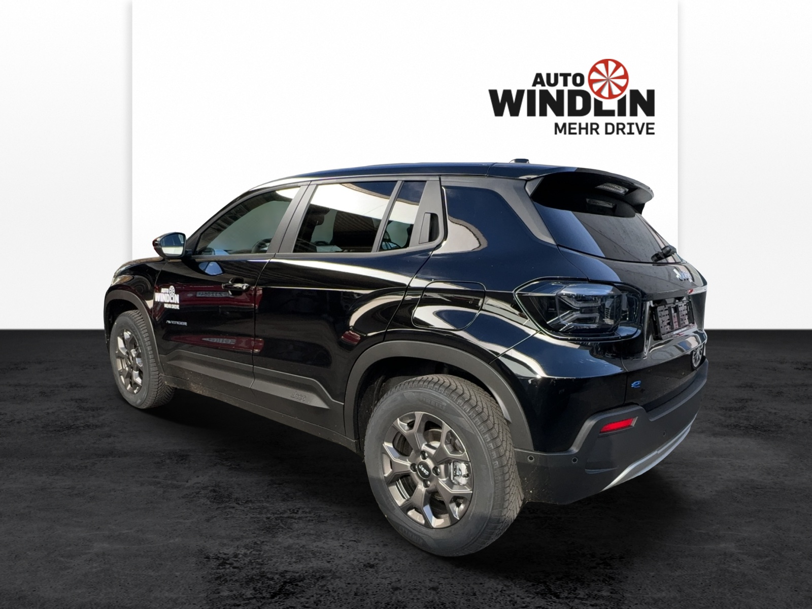 JEEP Avenger Summit 54kWh-showroom-element-3