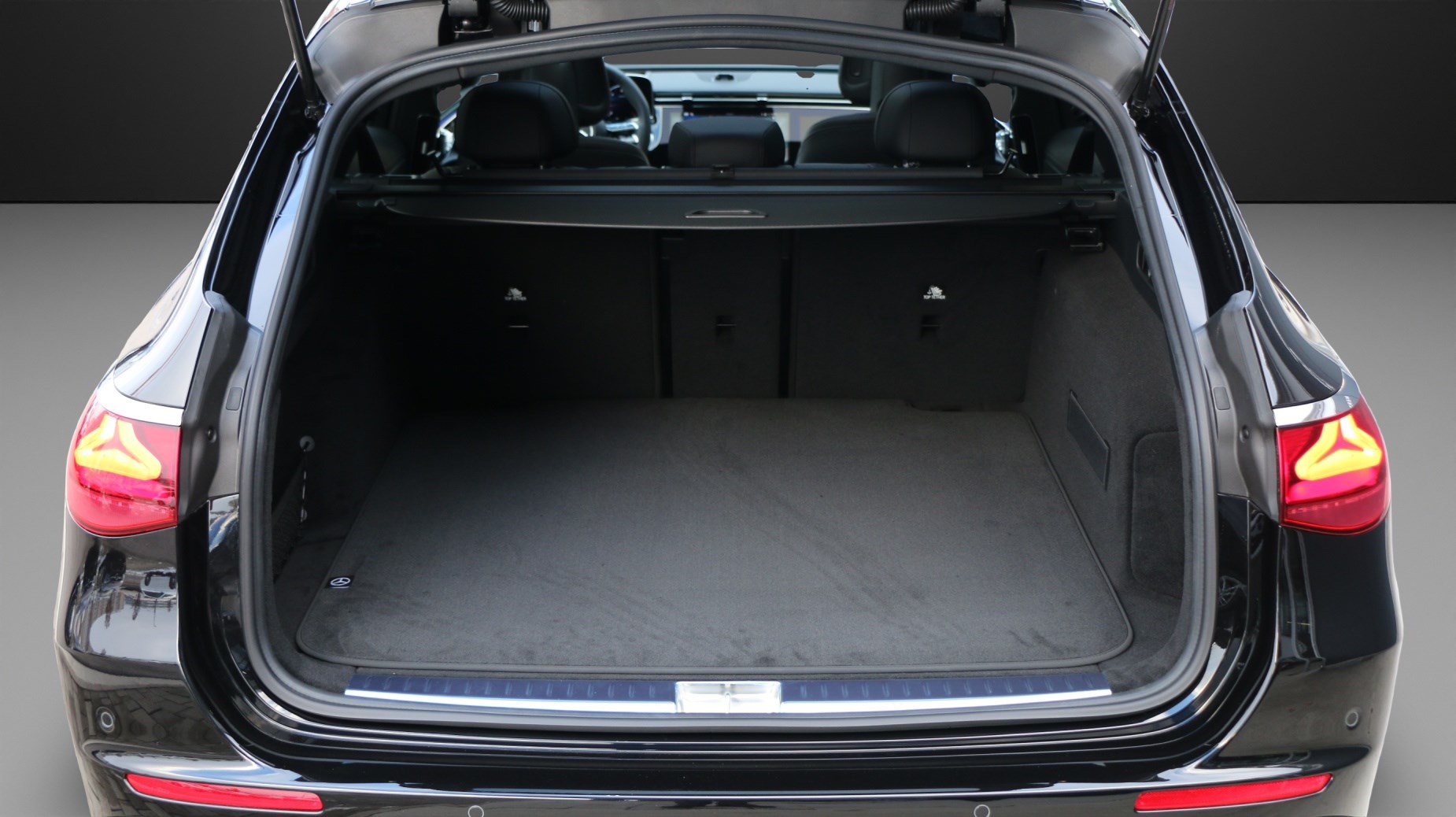 MERCEDES-BENZ E 220 d T 9G-Tronic-image-13