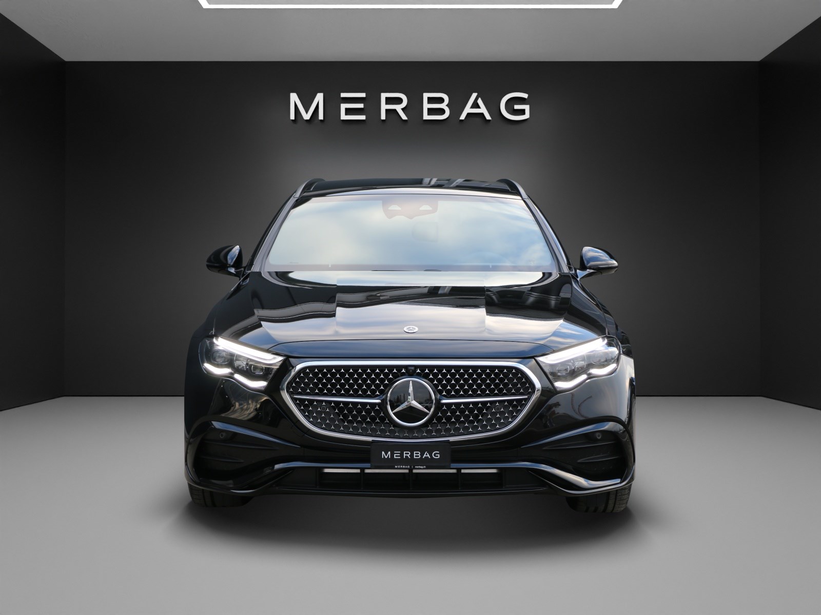 MERCEDES-BENZ E 220 d T 9G-Tronic-image-14
