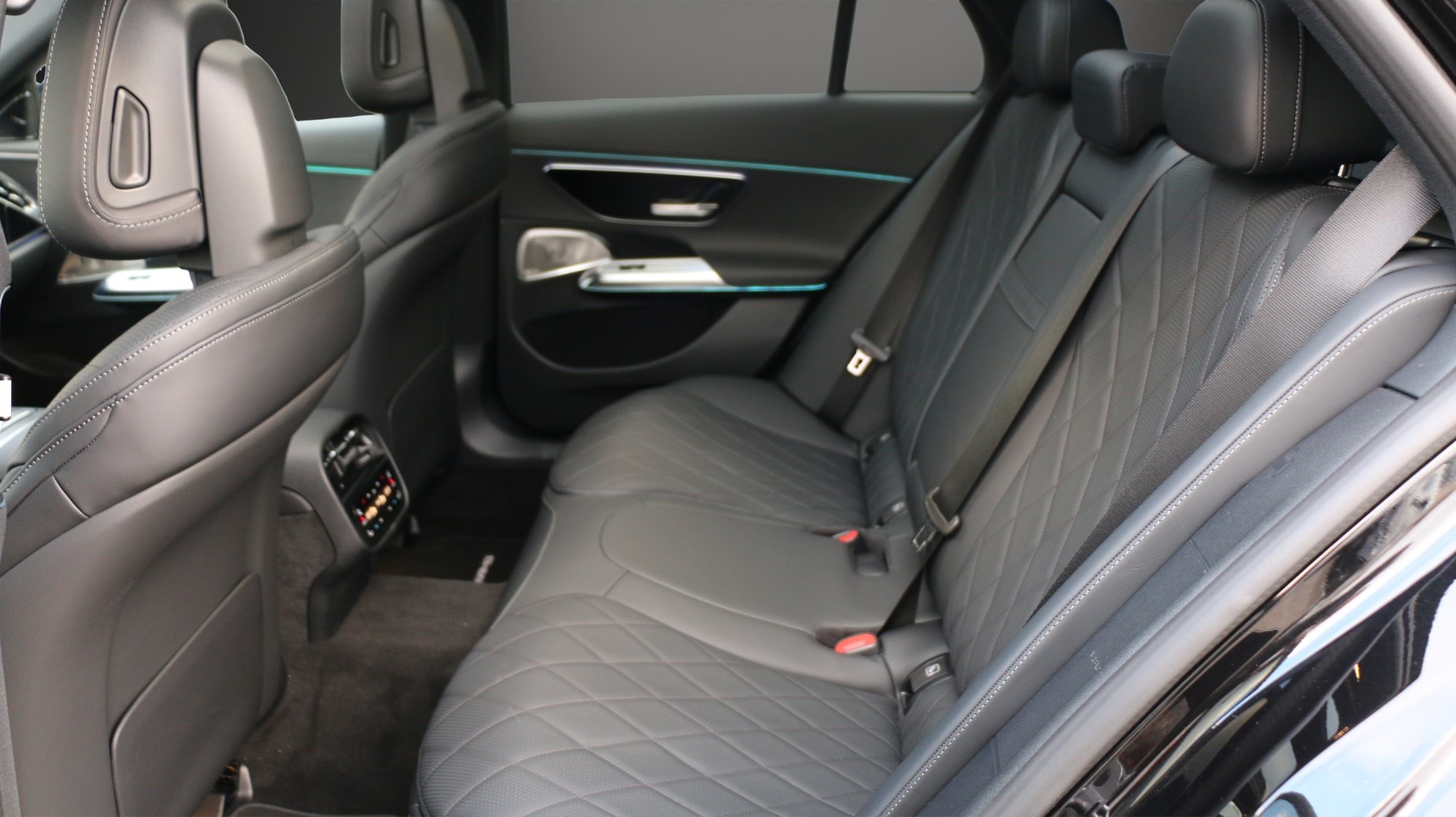 MERCEDES-BENZ E 220 d T 9G-Tronic-image-8