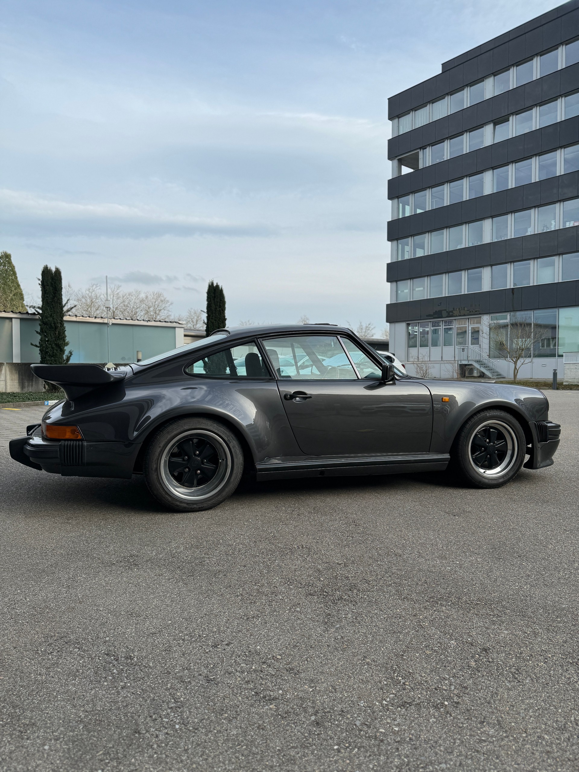 PORSCHE 911 SC-image-1