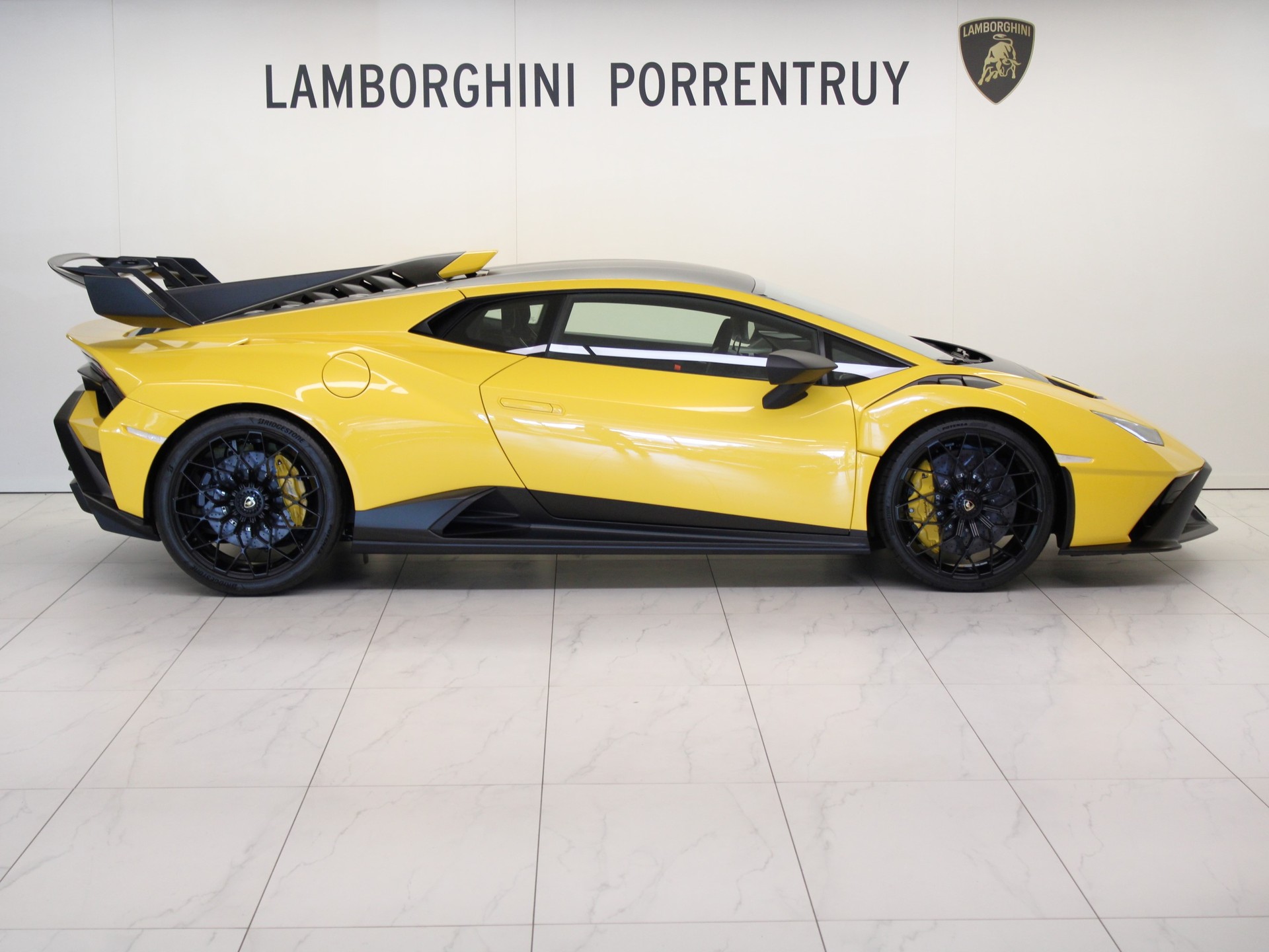 LAMBORGHINI Huracan STO Coupé DCT RWD-image-1