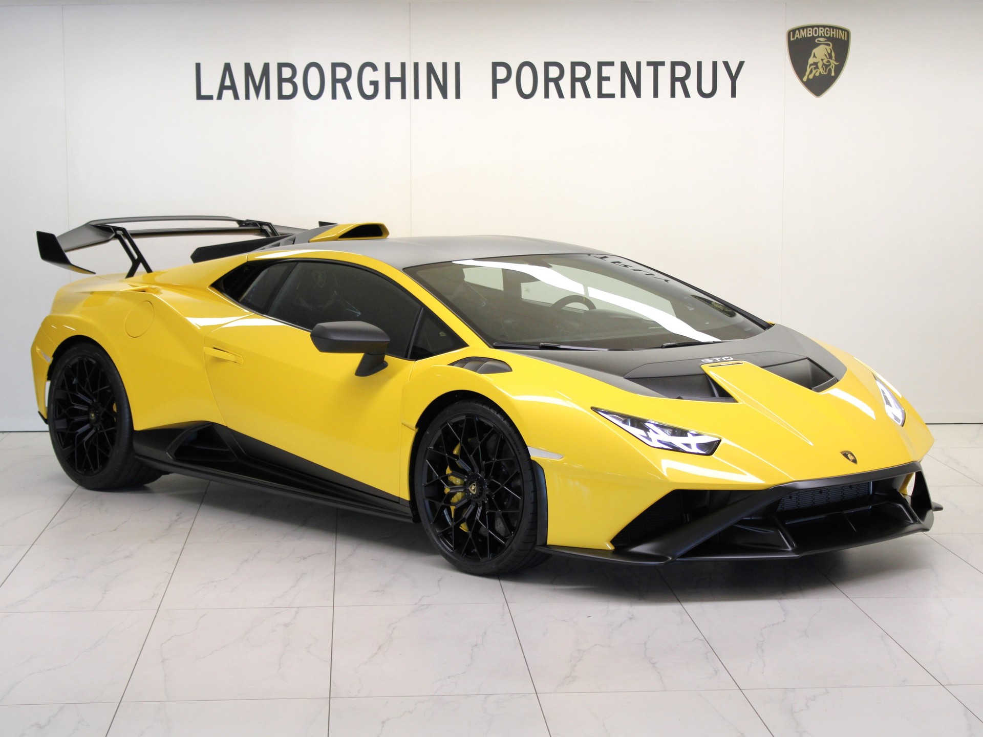 LAMBORGHINI Huracan STO Coupé DCT RWD-image-0