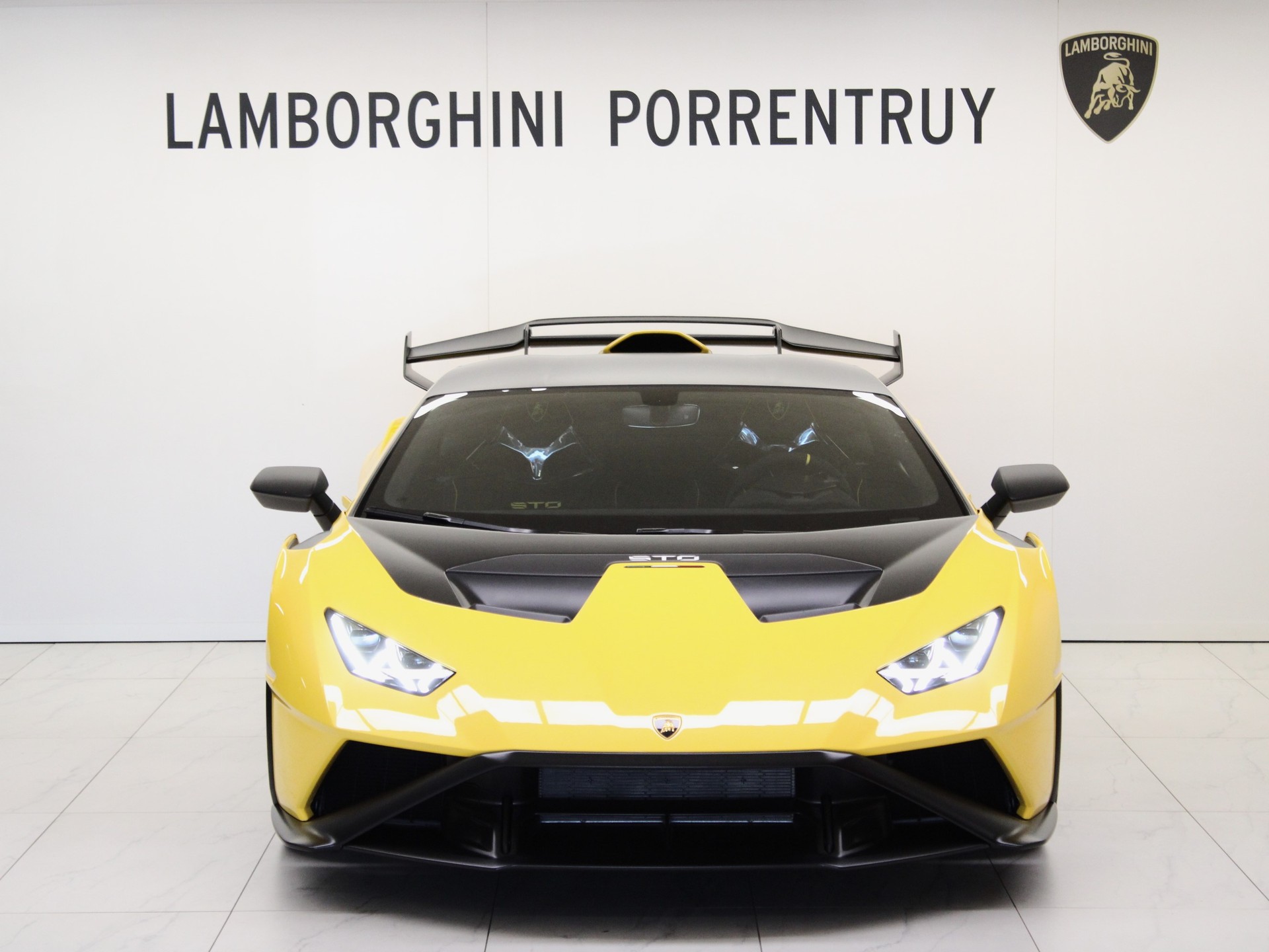 LAMBORGHINI Huracan STO Coupé DCT RWD-image-3