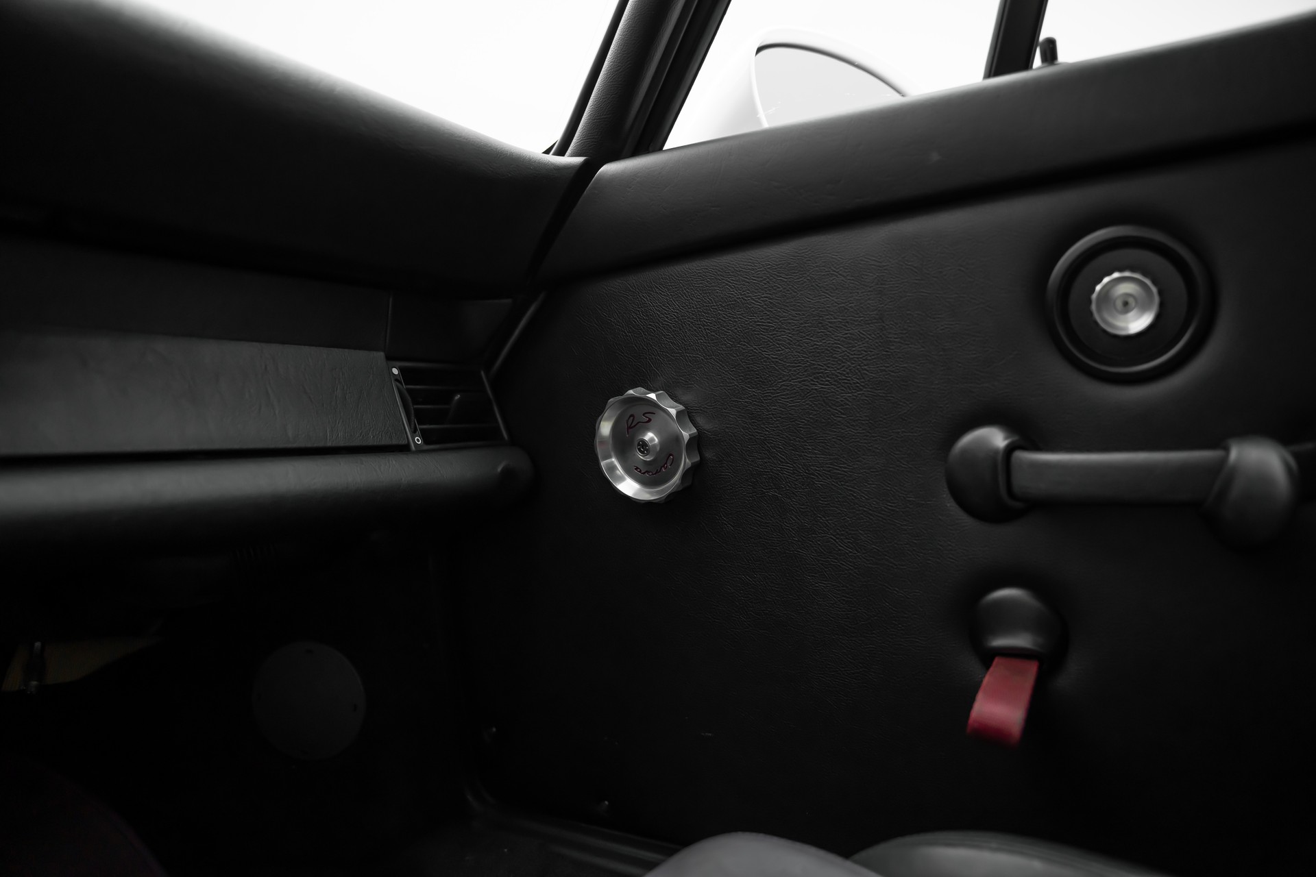 PORSCHE 911 Carrera RS-image-25