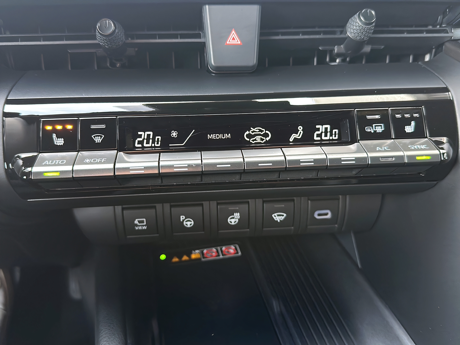 TOYOTA C-HR 2.0 PHEV CVT Trend-image-8