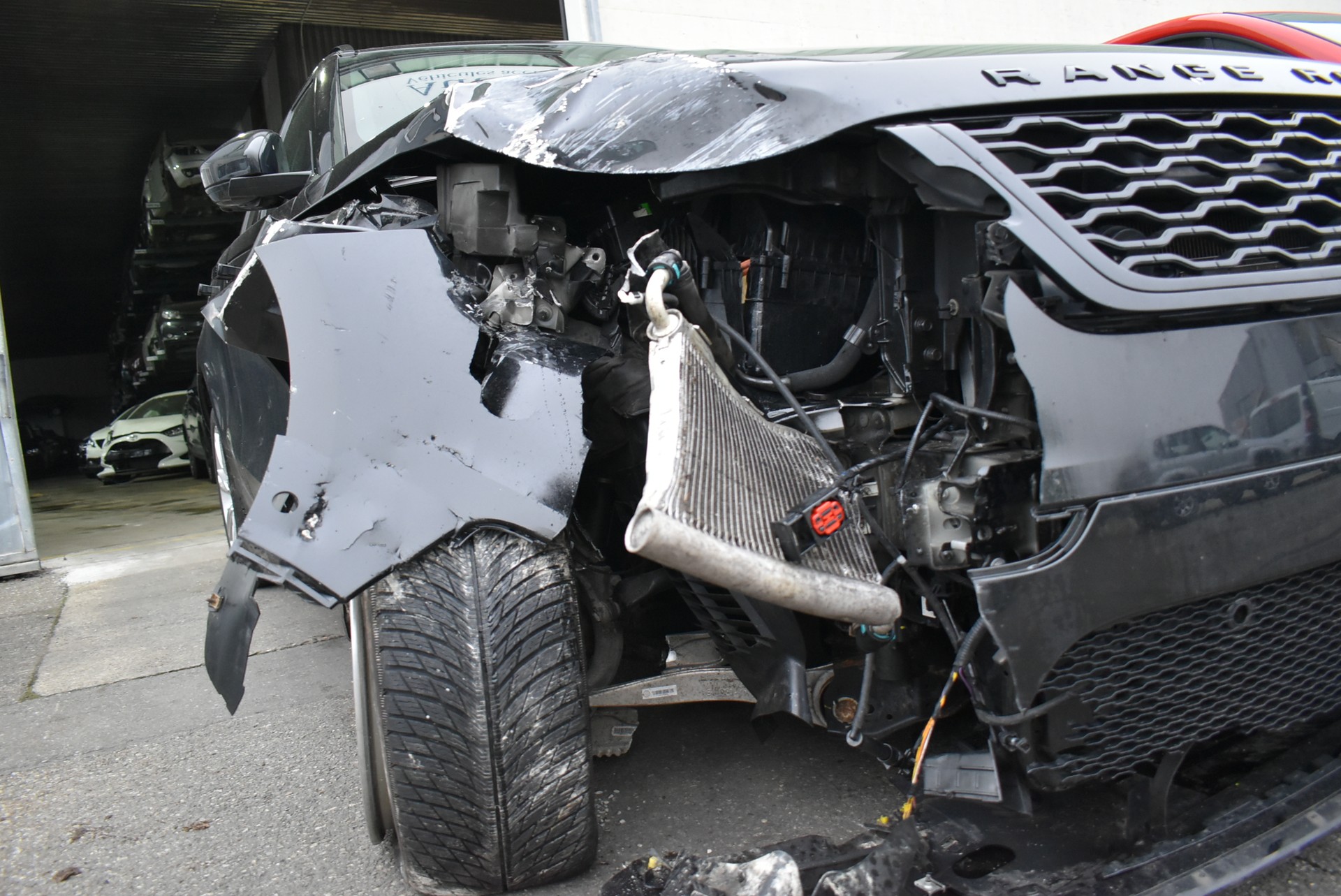 LAND ROVER Range Rover Velar R-Dynamic D 300 Automatic-image-9