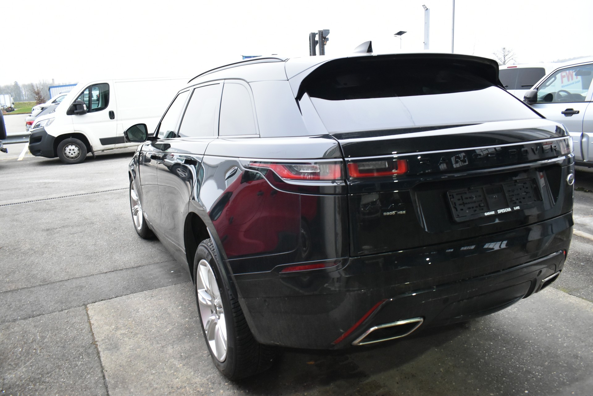 LAND ROVER Range Rover Velar R-Dynamic D 300 Automatic-image-4