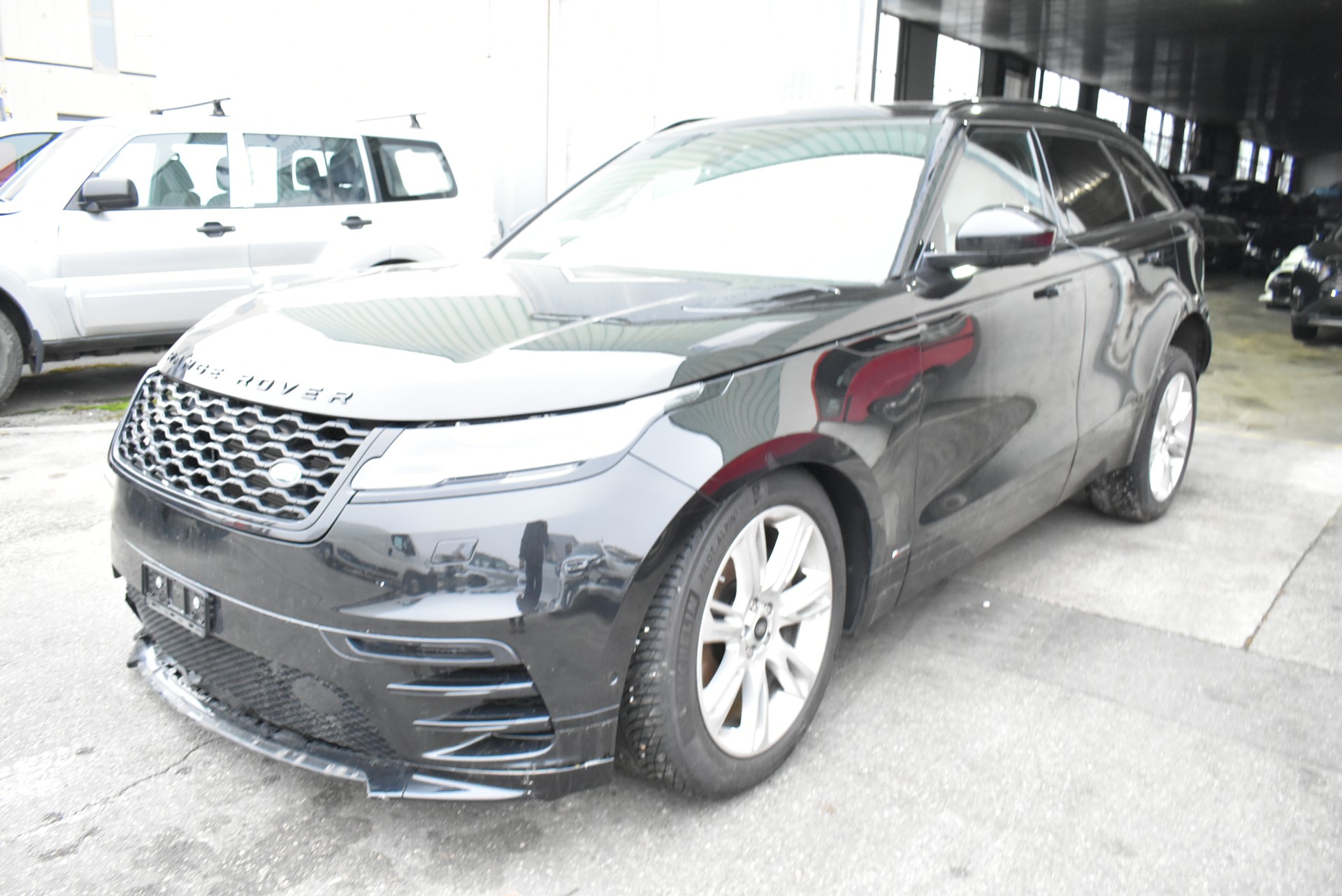 LAND ROVER Range Rover Velar R-Dynamic D 300 Automatic-image-1