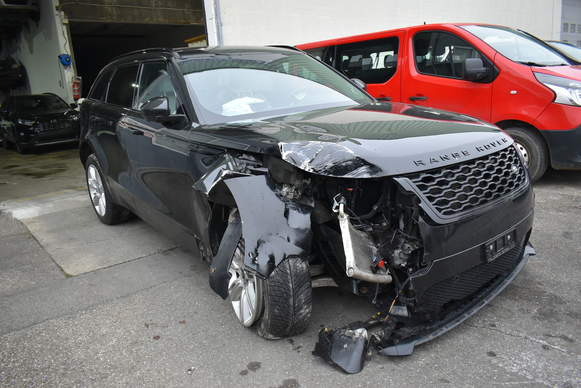 LAND ROVER Range Rover Velar R-Dynamic D 300 Automatic-image-8