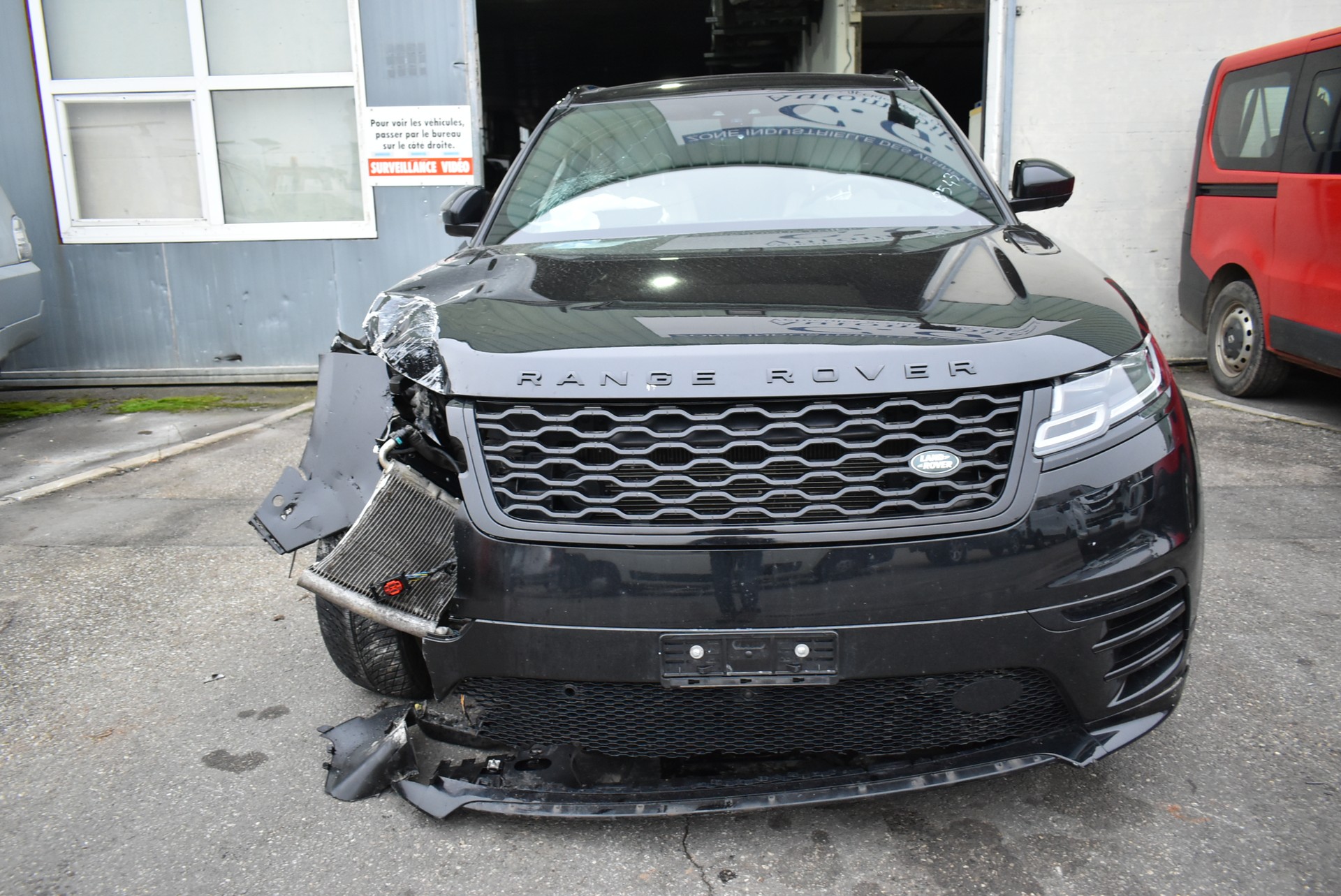LAND ROVER Range Rover Velar R-Dynamic D 300 Automatic-image-0