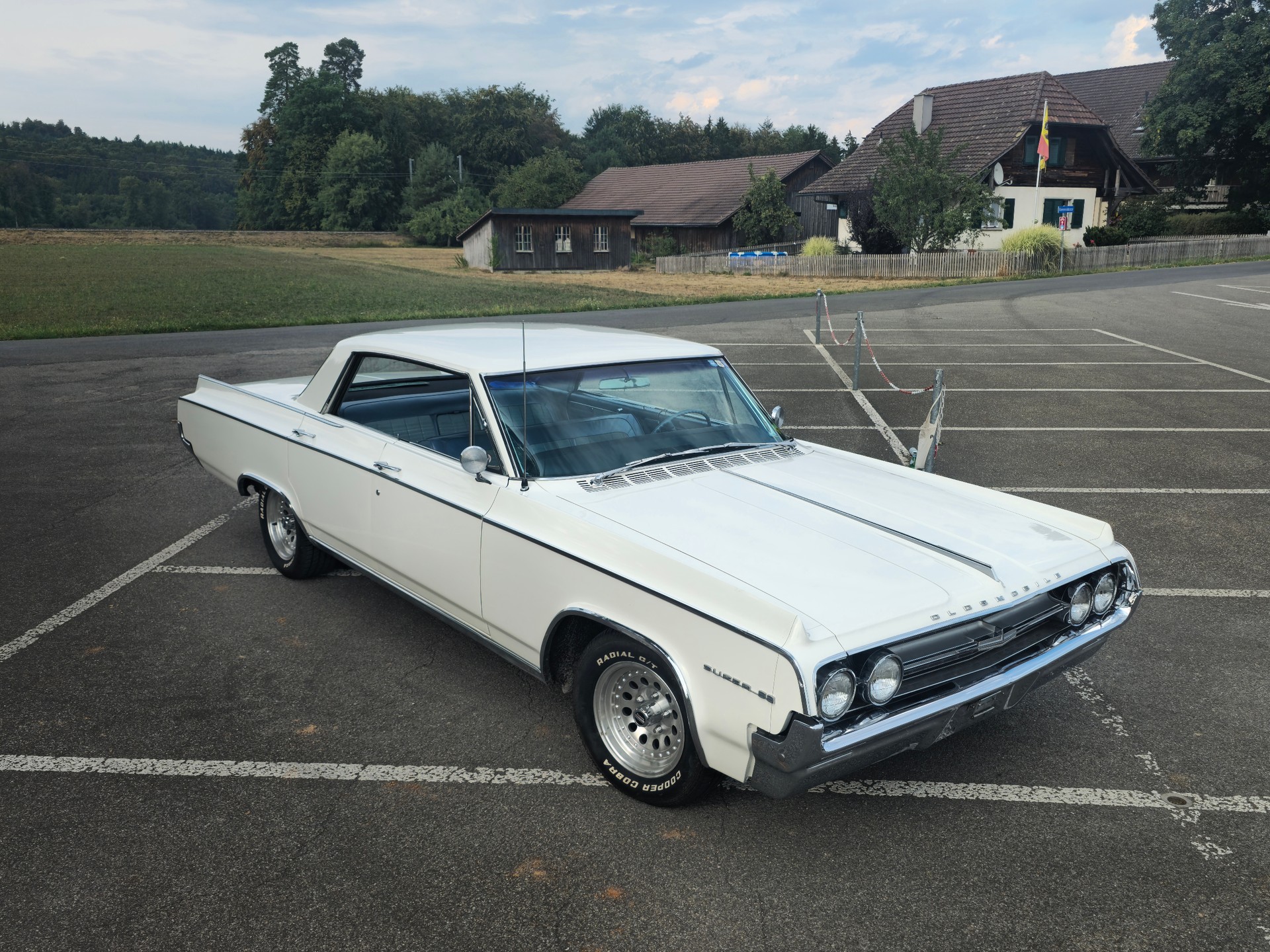 OLDSMOBILE Super 88-image-0