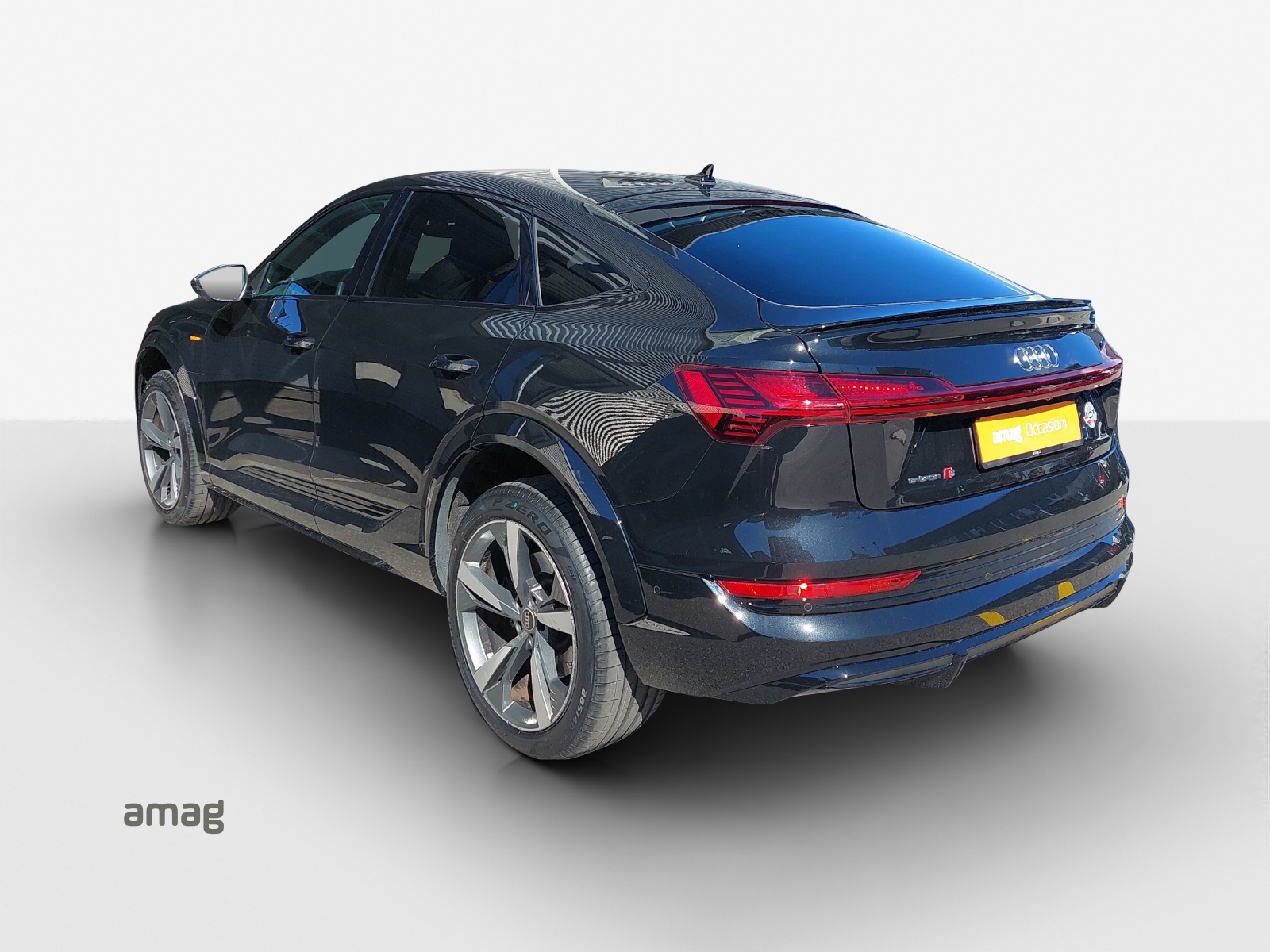AUDI e-tron S Sportback quattro-image-3
