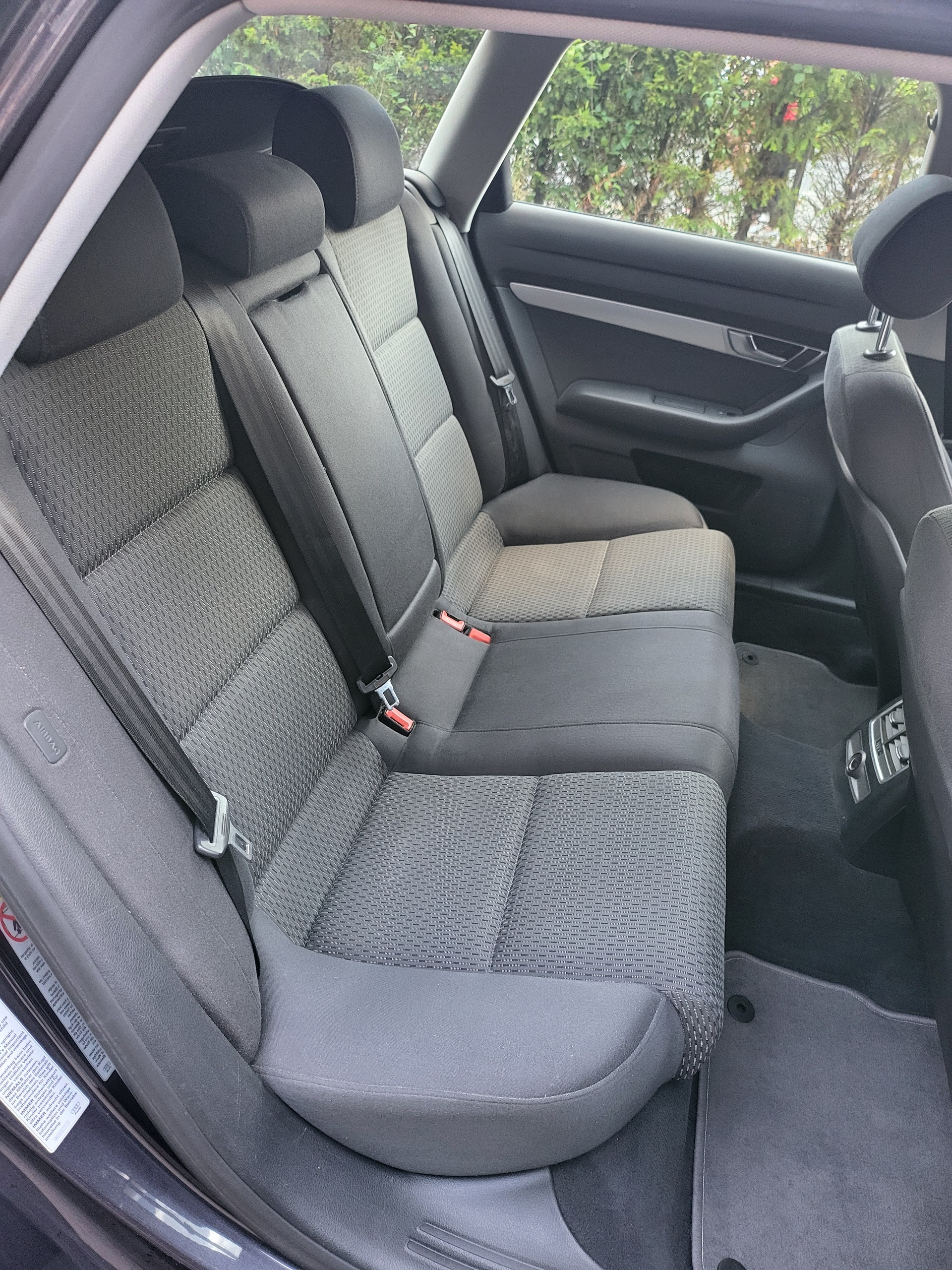 AUDI A6 Avant 2.4-image-10