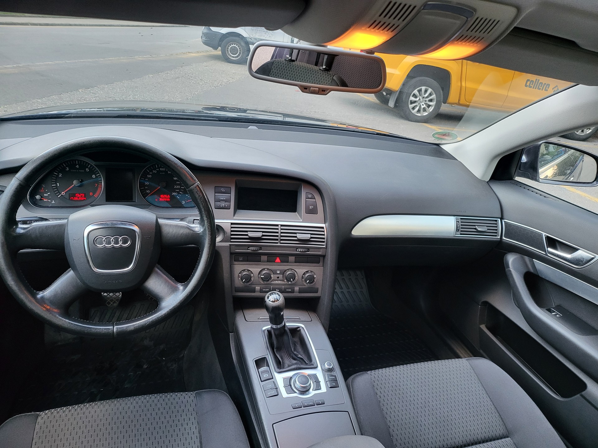 AUDI A6 Avant 2.4-image-6