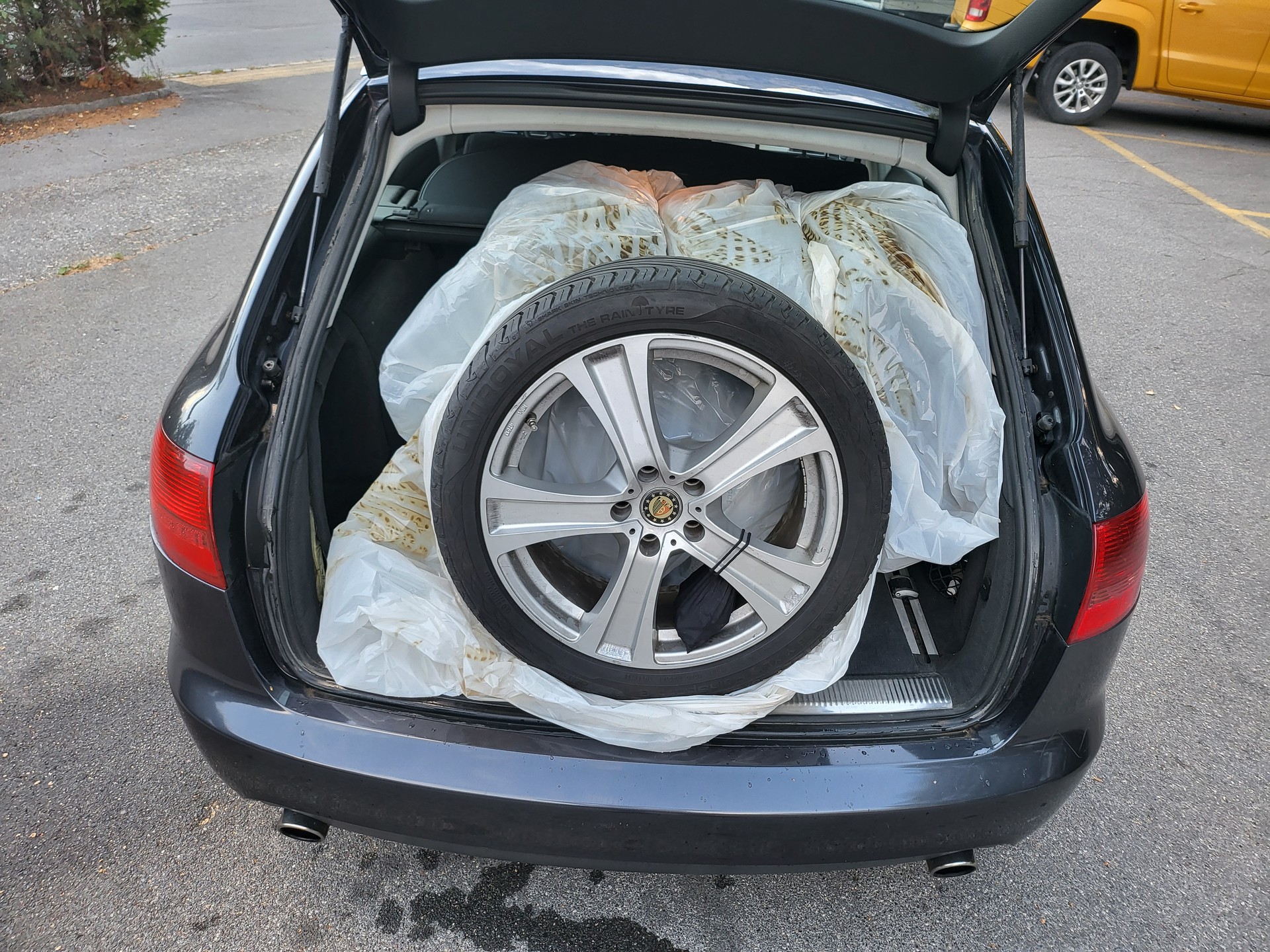 AUDI A6 Avant 2.4-image-12
