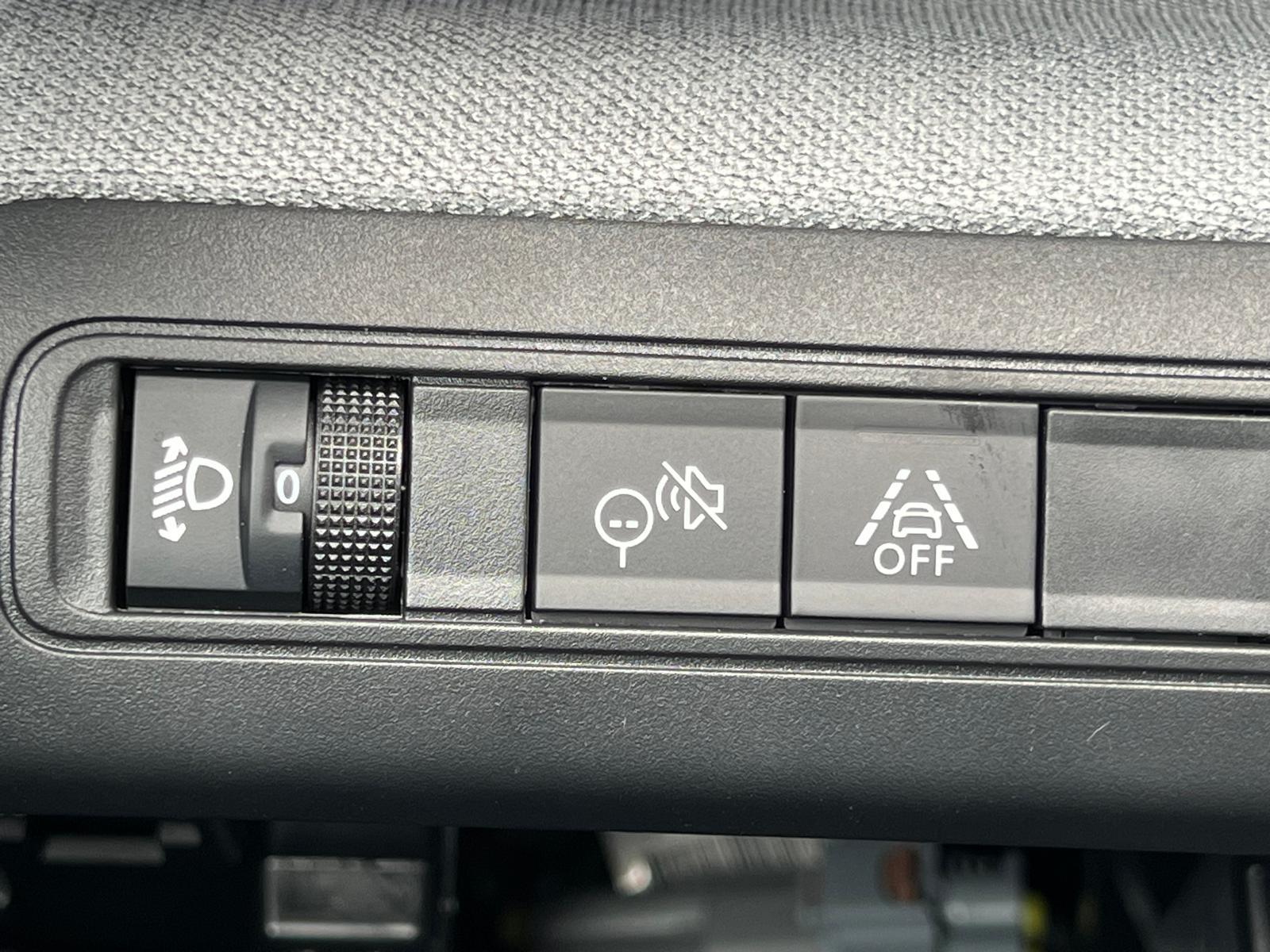 CITROEN C3 Aircross 1.2 Hybrid Plus-image-16