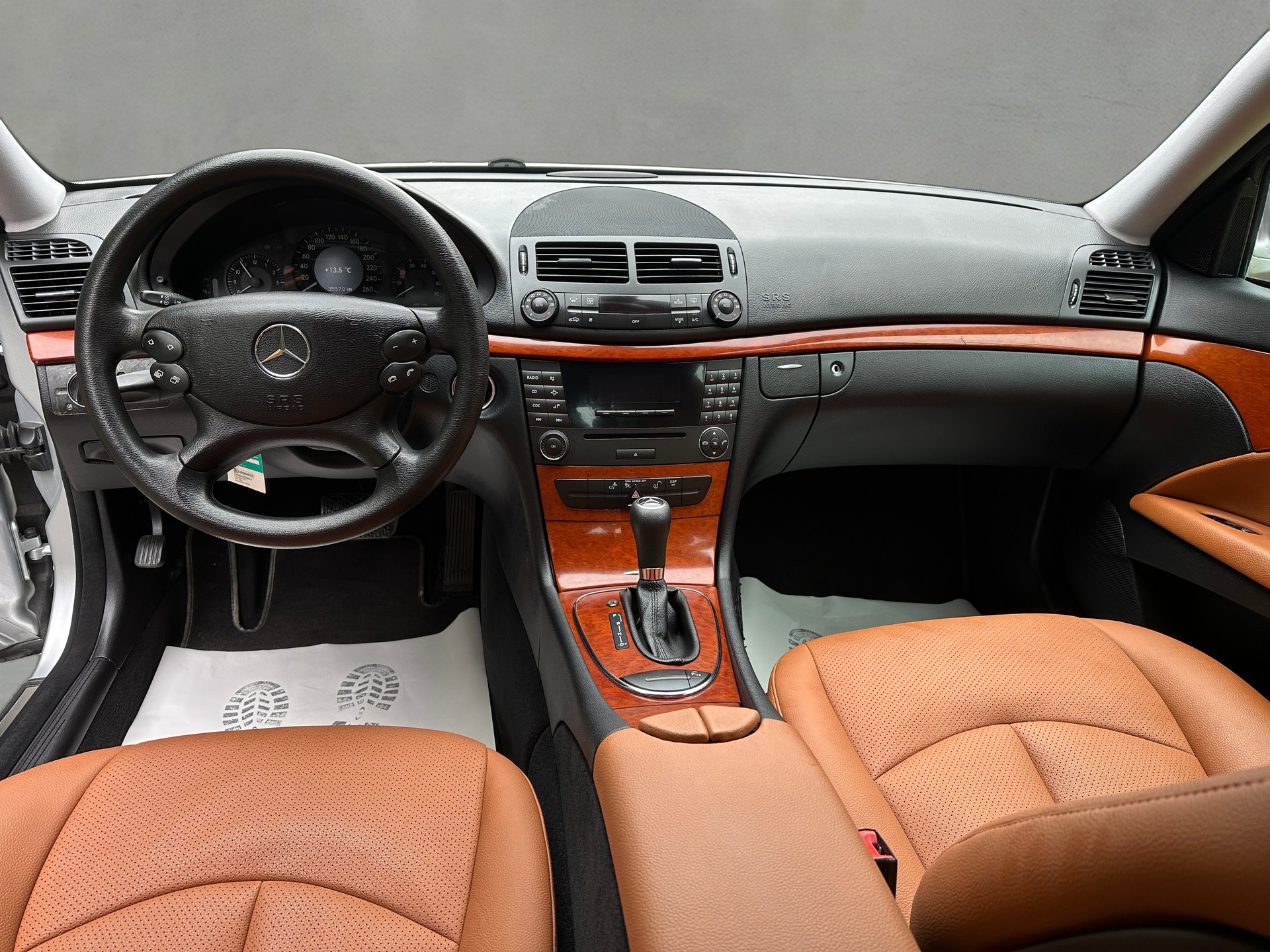 MERCEDES-BENZ E 350 Avantgarde 7G-Tronic-image-11