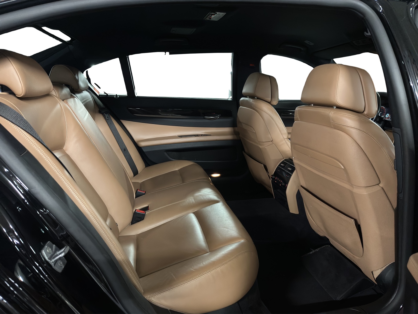 BMW 750Ld xDrive-image-14