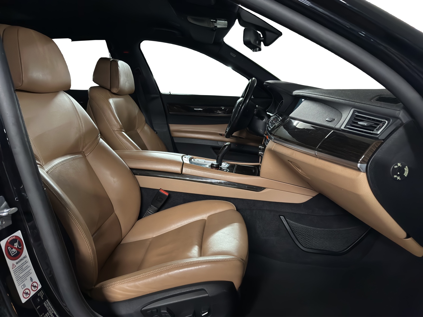 BMW 750Ld xDrive-image-15
