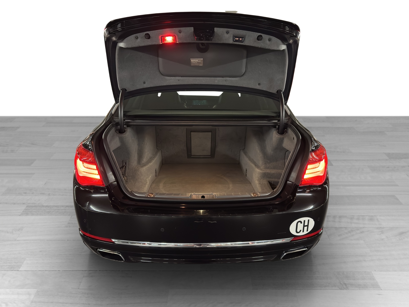 BMW 750Ld xDrive-image-13