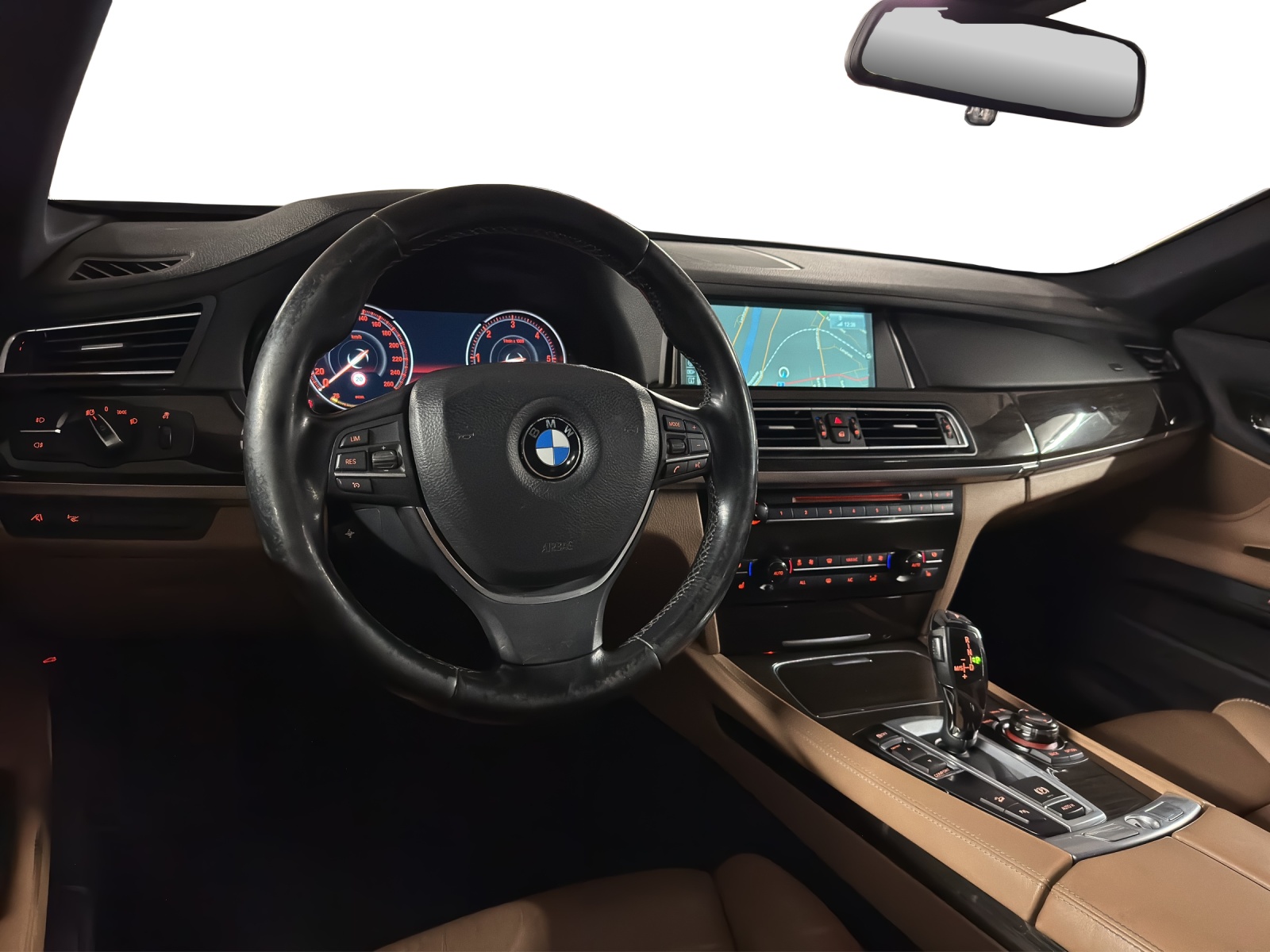 BMW 750Ld xDrive-image-10