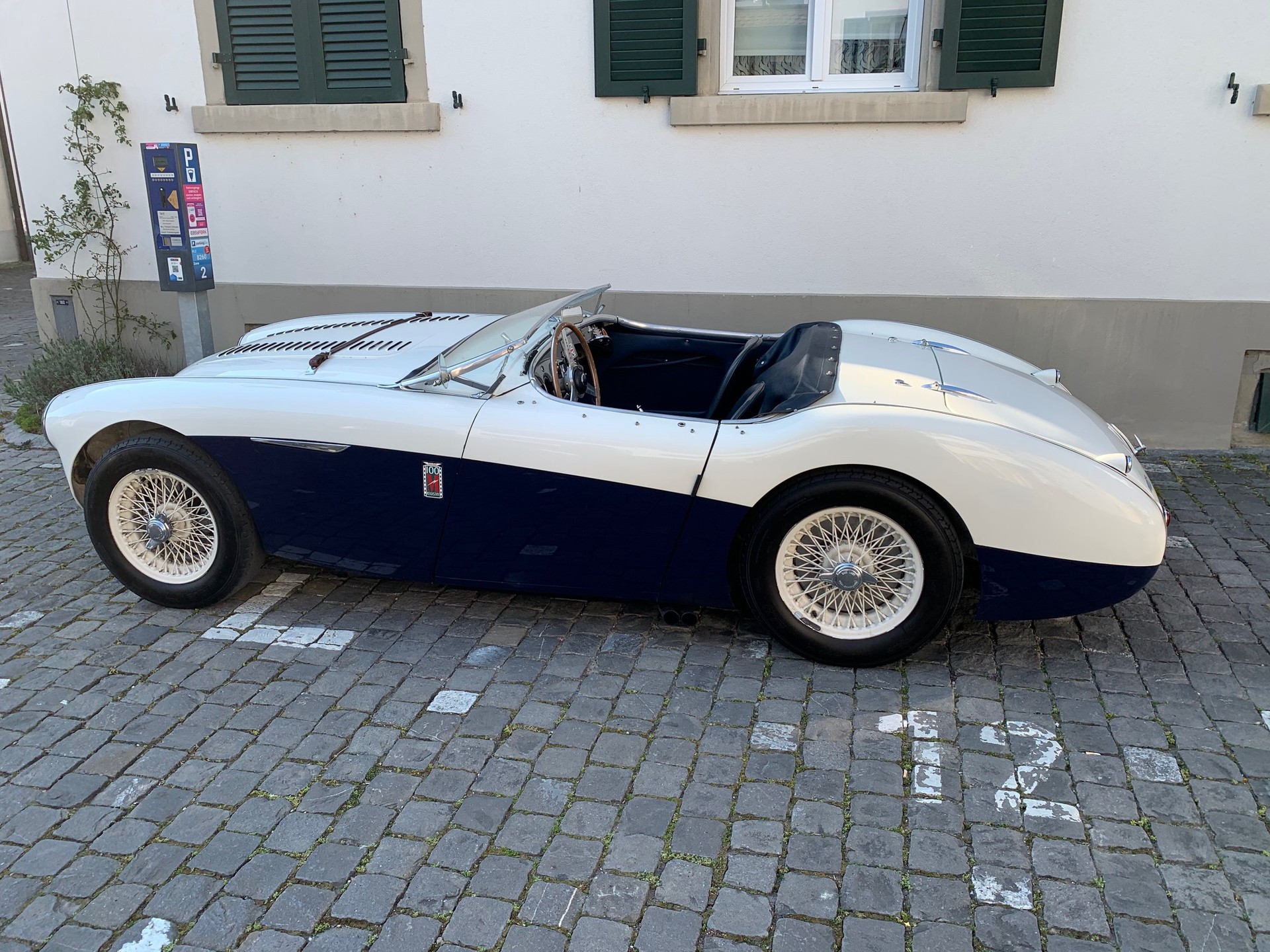 AUSTIN-HEALEY 100M Factory built original Le Mans-image-2