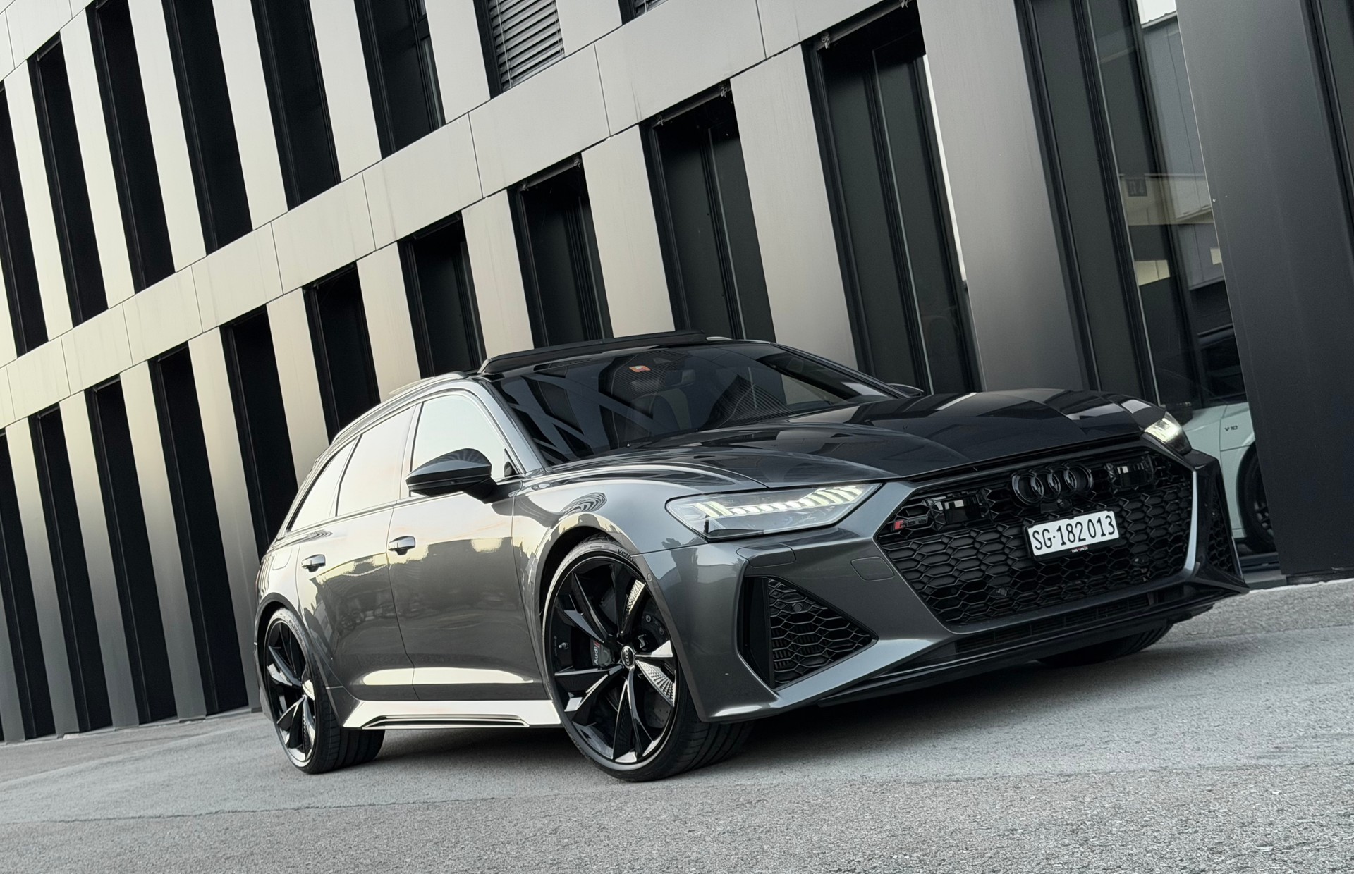 AUDI RS6 Avant 4.0 TFSI V8 quattro ♦️ RS Paket PLUS* NP CHF*214`017.-♦️-image-6