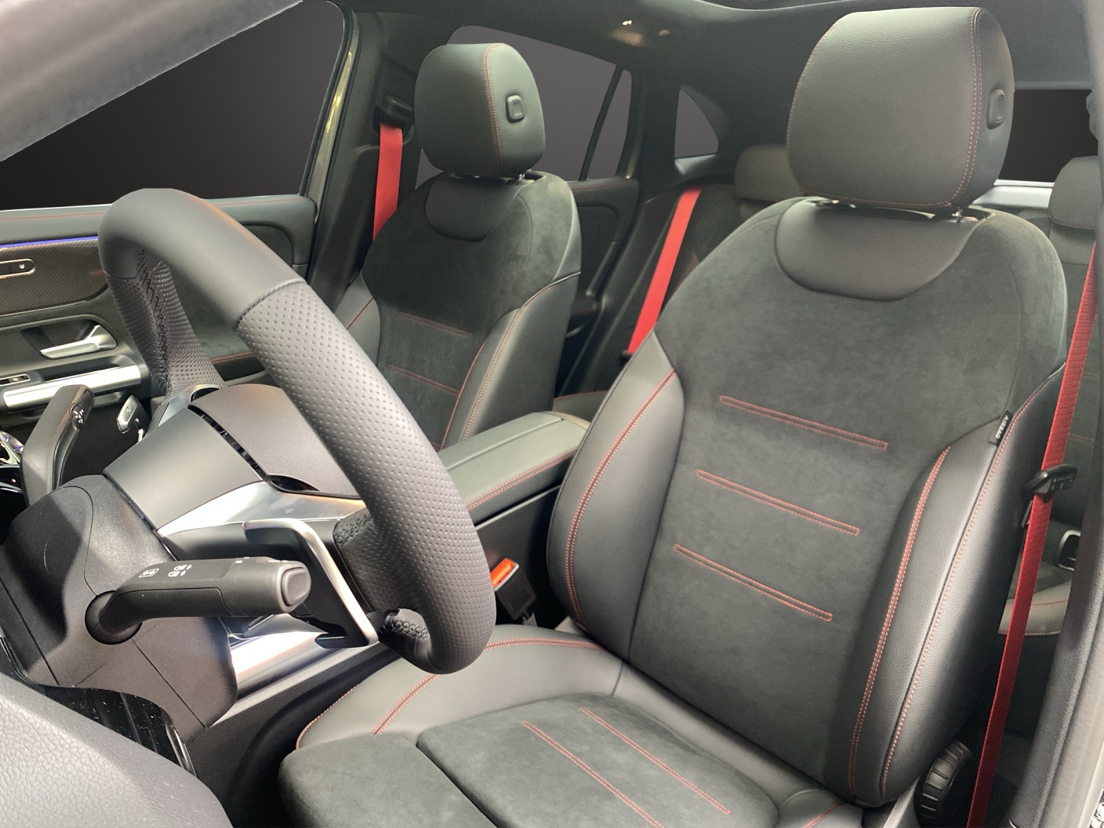 MERCEDES-BENZ GLA AMG 35 4Matic 8G-DCT-image-8
