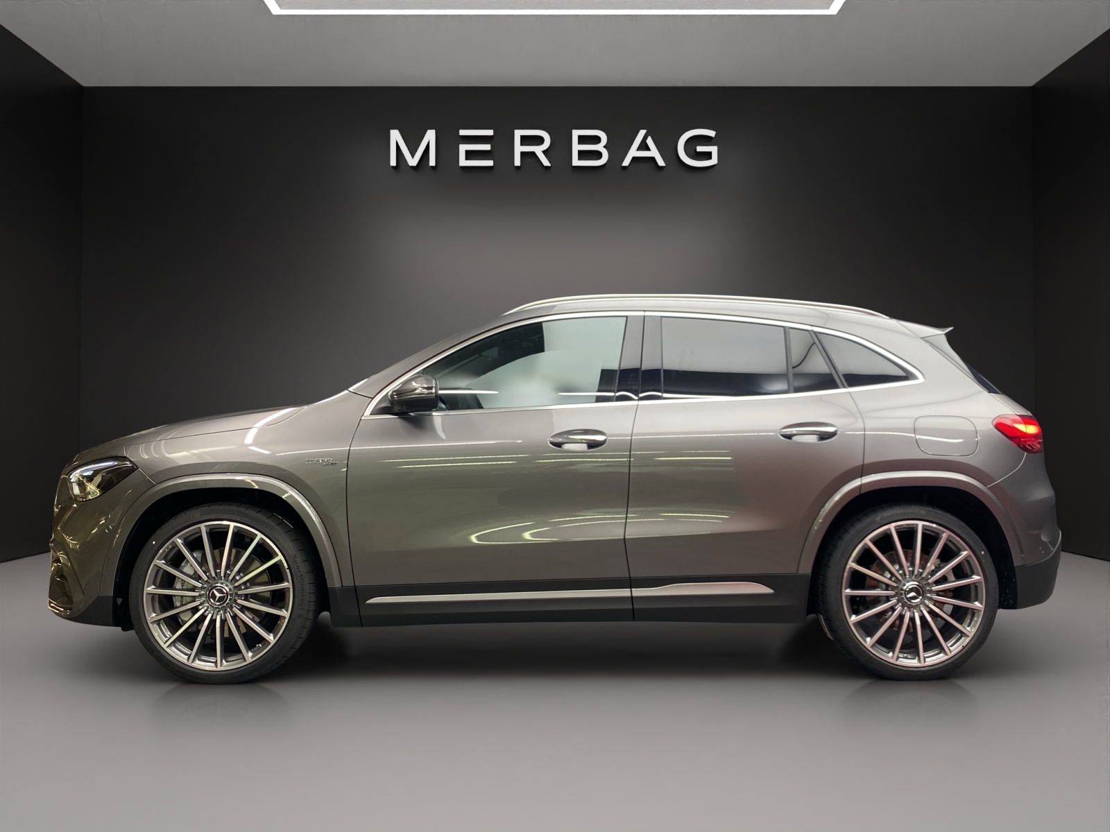 MERCEDES-BENZ GLA AMG 35 4Matic 8G-DCT-image-2