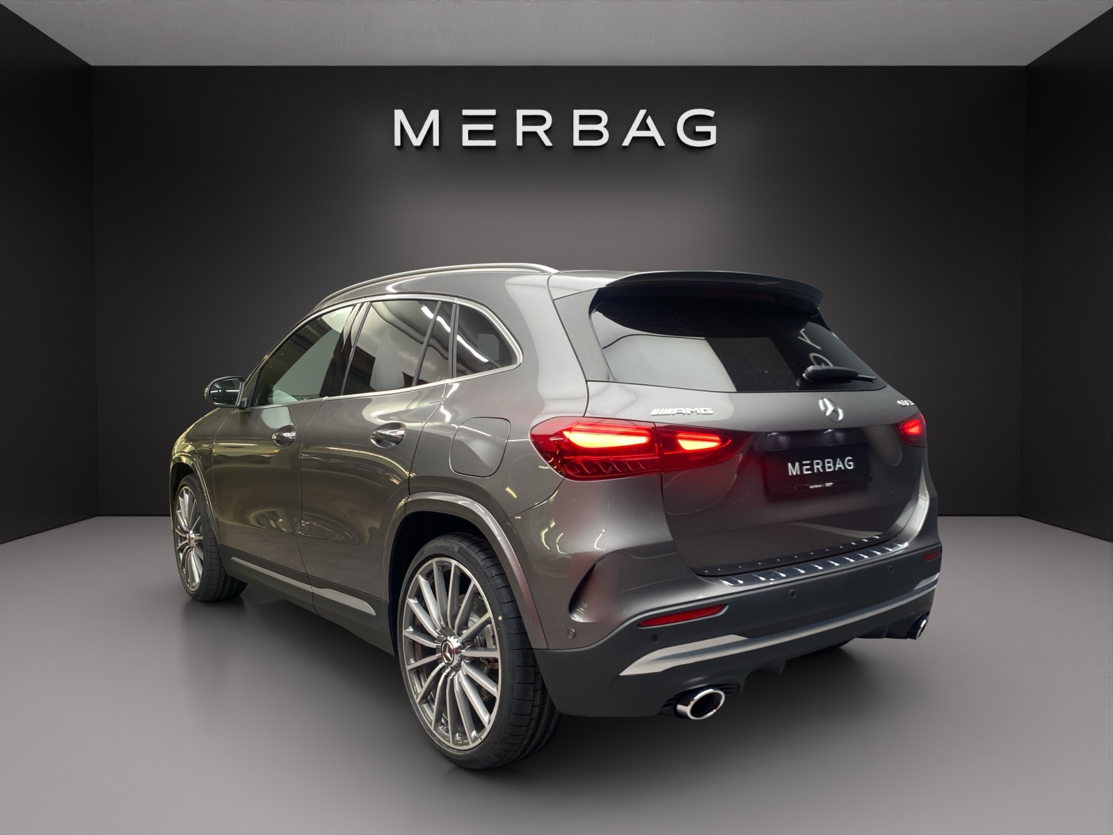 MERCEDES-BENZ GLA AMG 35 4Matic 8G-DCT-image-3