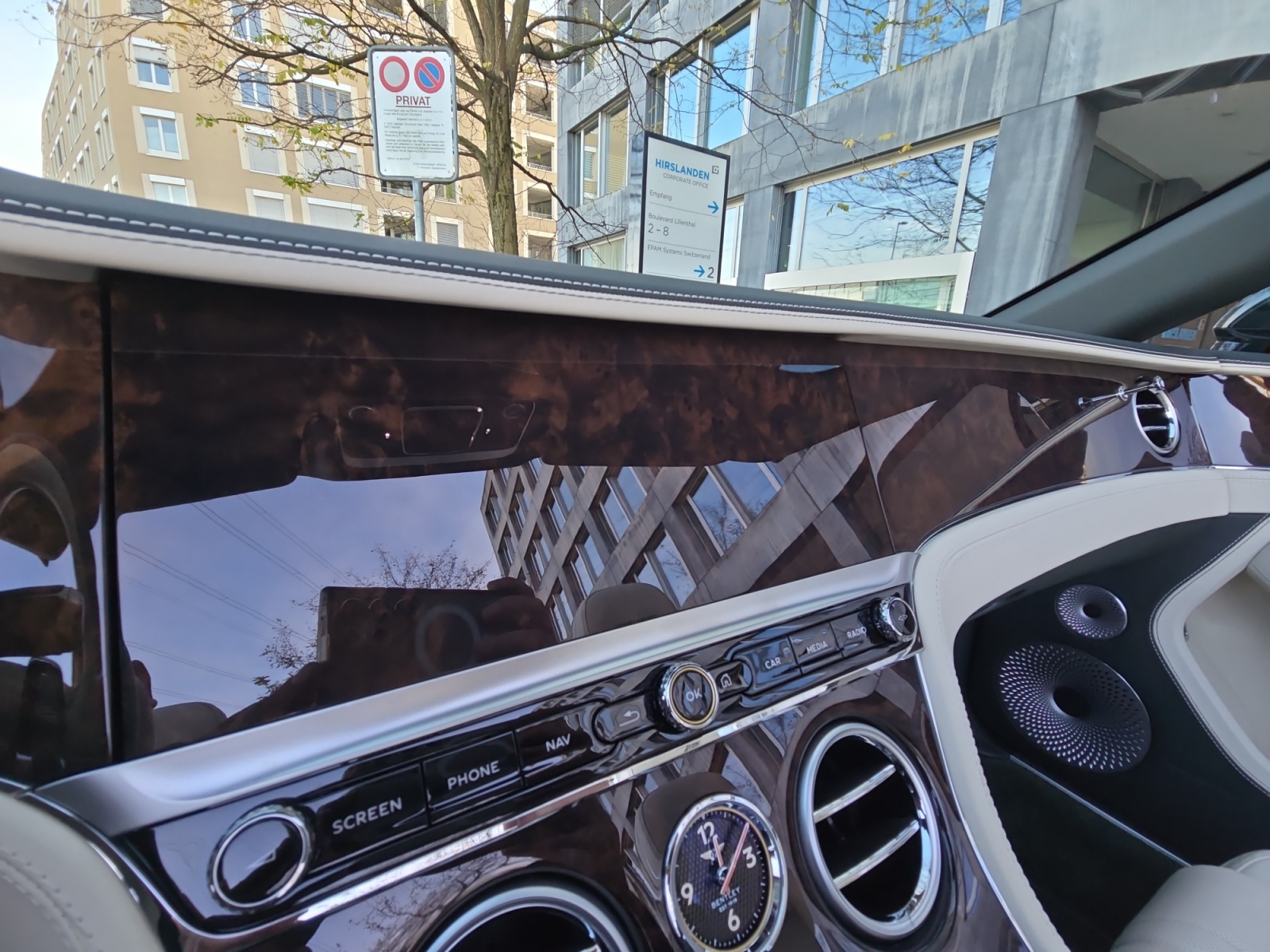 BENTLEY Continental GTC V8 4.0 PHEV 680 PS/ 1.9 % Leasing möglich-image-11