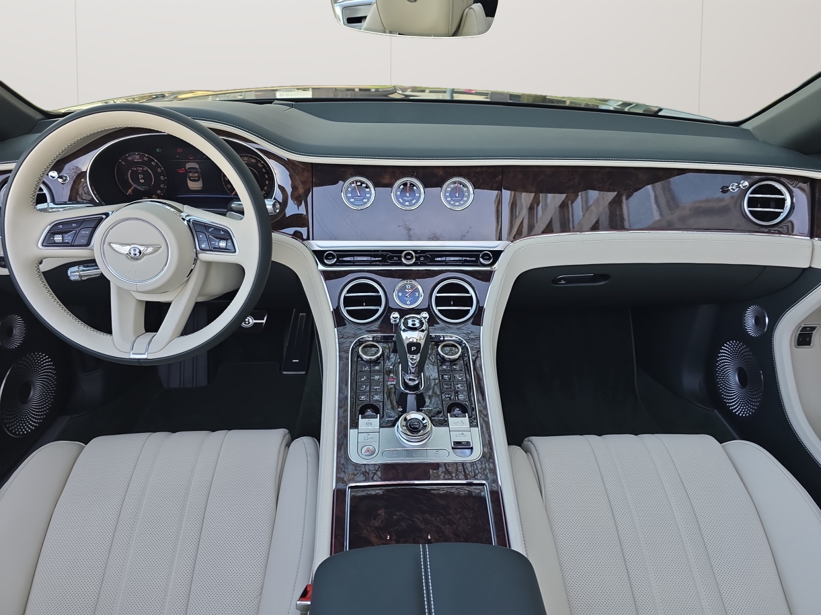 BENTLEY Continental GTC V8 4.0 PHEV 680 PS/ 1.9 % Leasing möglich-image-9