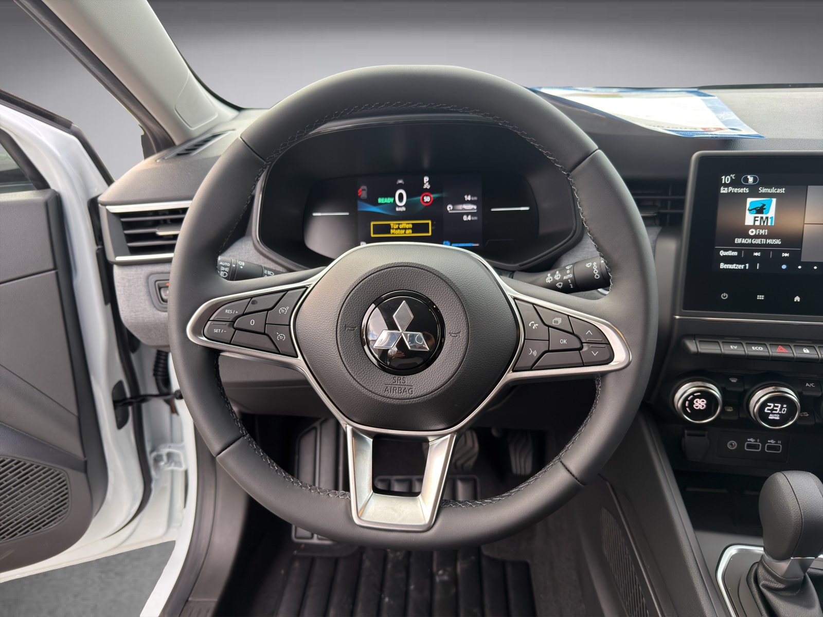 MITSUBISHI Colt 1.6 HEV Invite+-image-10