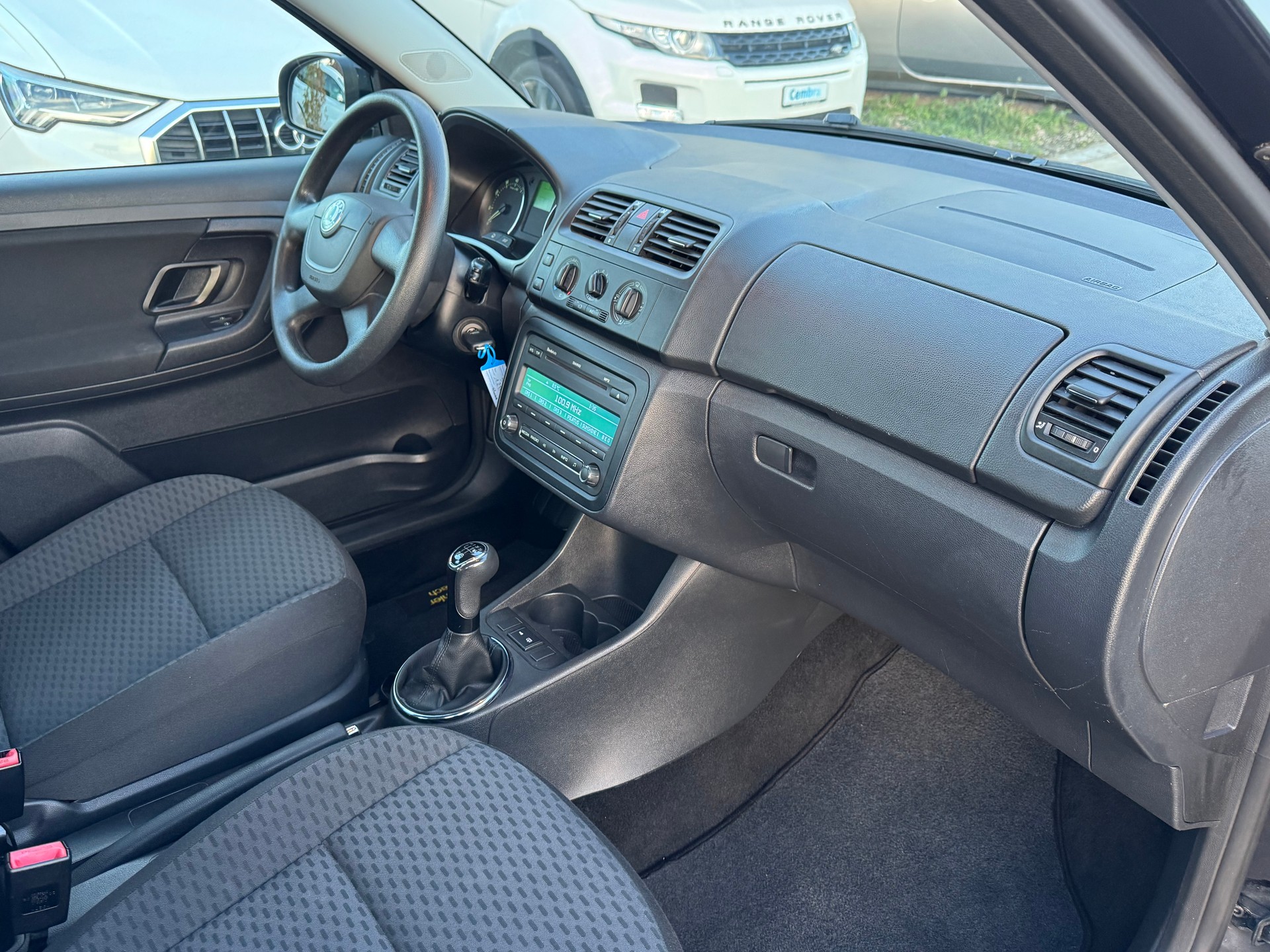 SKODA Fabia 1.2 TSI Elegance-image-5