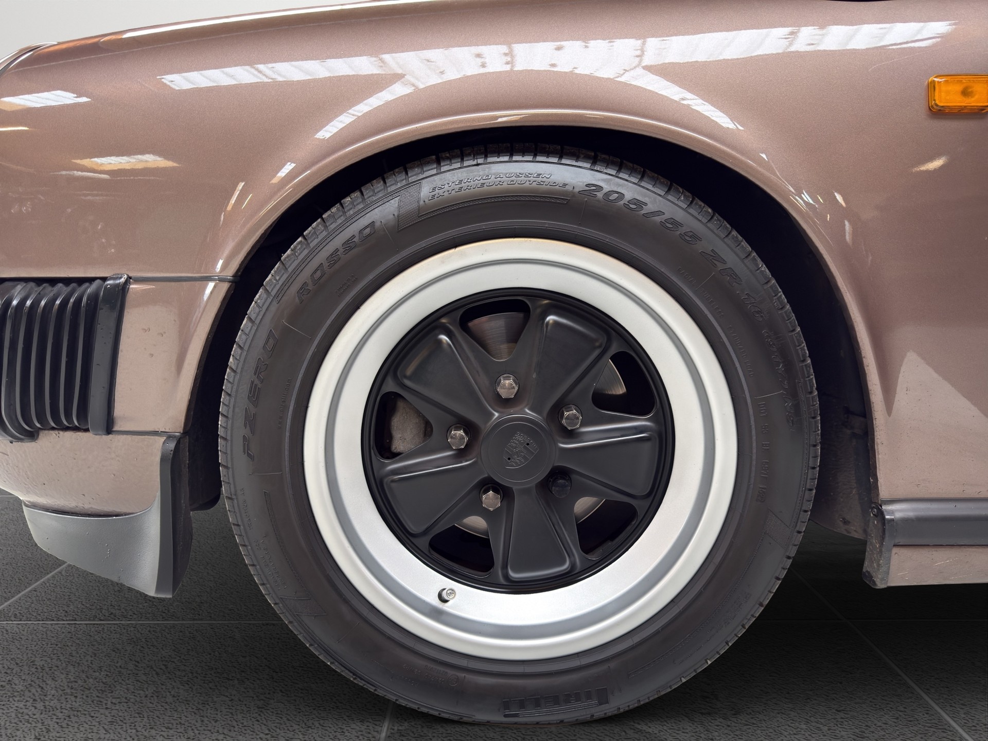 PORSCHE 911 Carrera-image-13