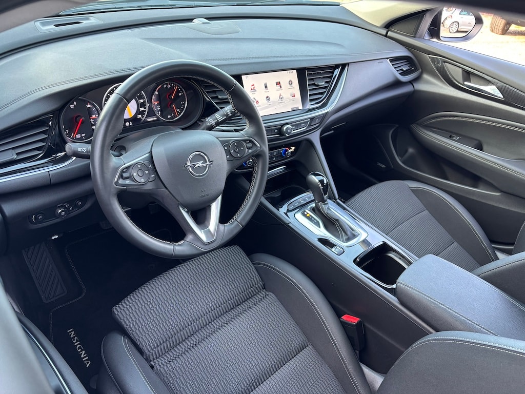 OPEL Insignia 2.0 T Sports Tourer Excellence 4WD Automat.-image-8