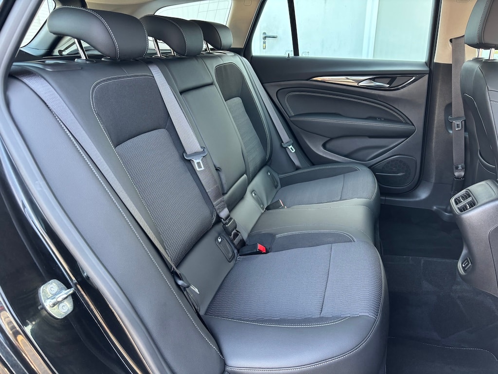 OPEL Insignia 2.0 T Sports Tourer Excellence 4WD Automat.-image-13