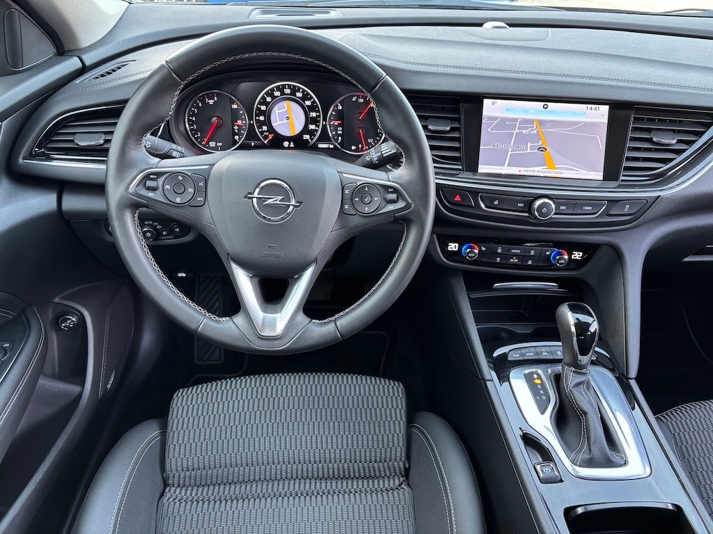 OPEL Insignia 2.0 T Sports Tourer Excellence 4WD Automat.-image-9