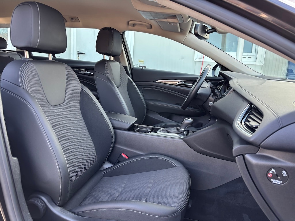 OPEL Insignia 2.0 T Sports Tourer Excellence 4WD Automat.-image-7
